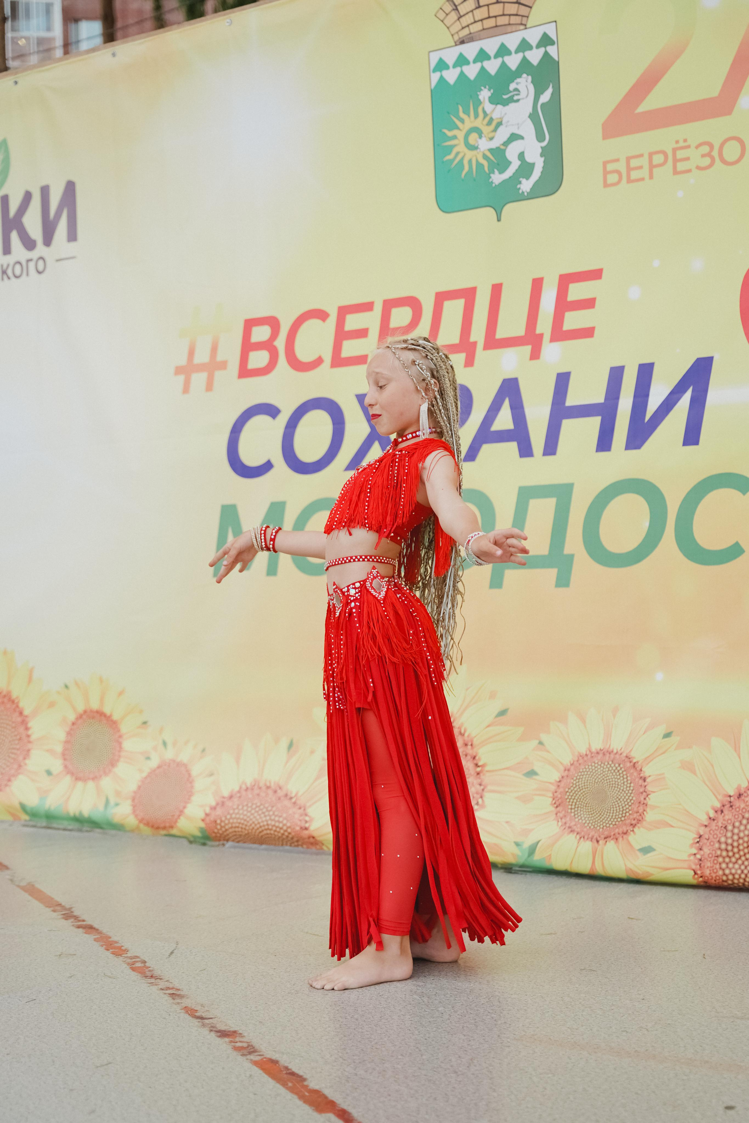 Танцы на тропе. Фотограф в детский сад в Екатеринбурге, выпускные альбомы Юлия Умерова