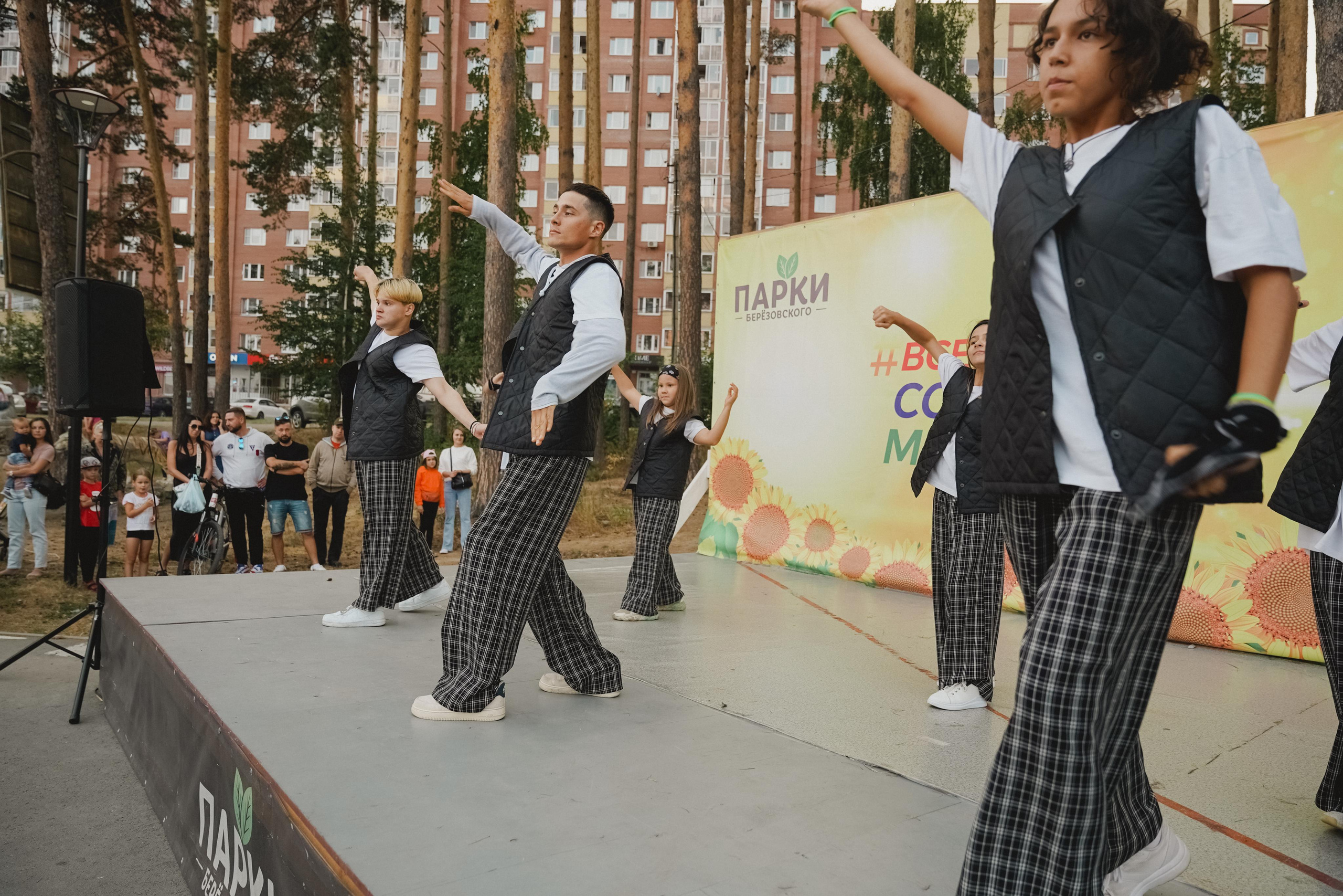 Танцы на тропе. Фотограф в детский сад в Екатеринбурге, выпускные альбомы Юлия Умерова