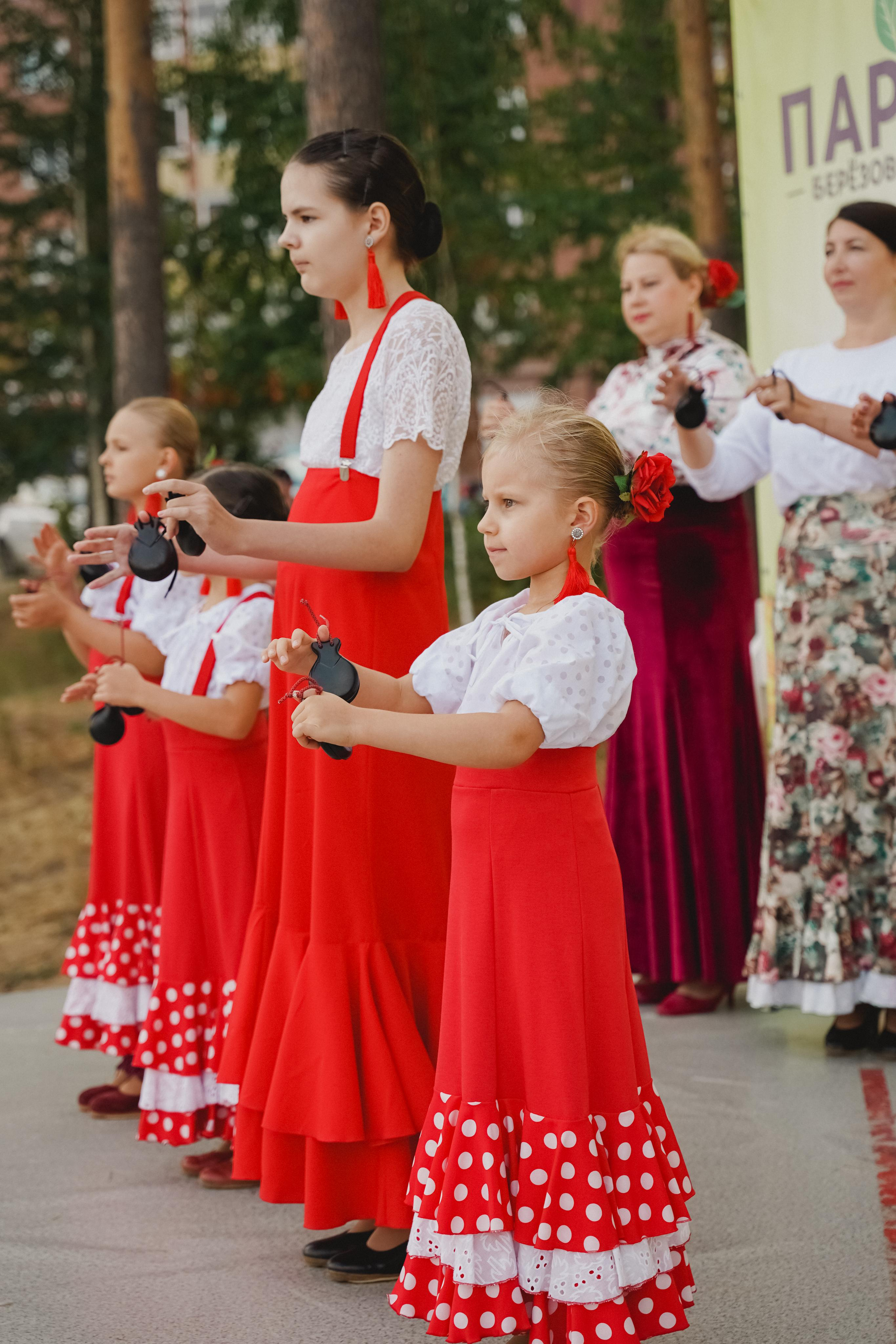 Танцы на тропе. Фотограф в детский сад в Екатеринбурге, выпускные альбомы Юлия Умерова