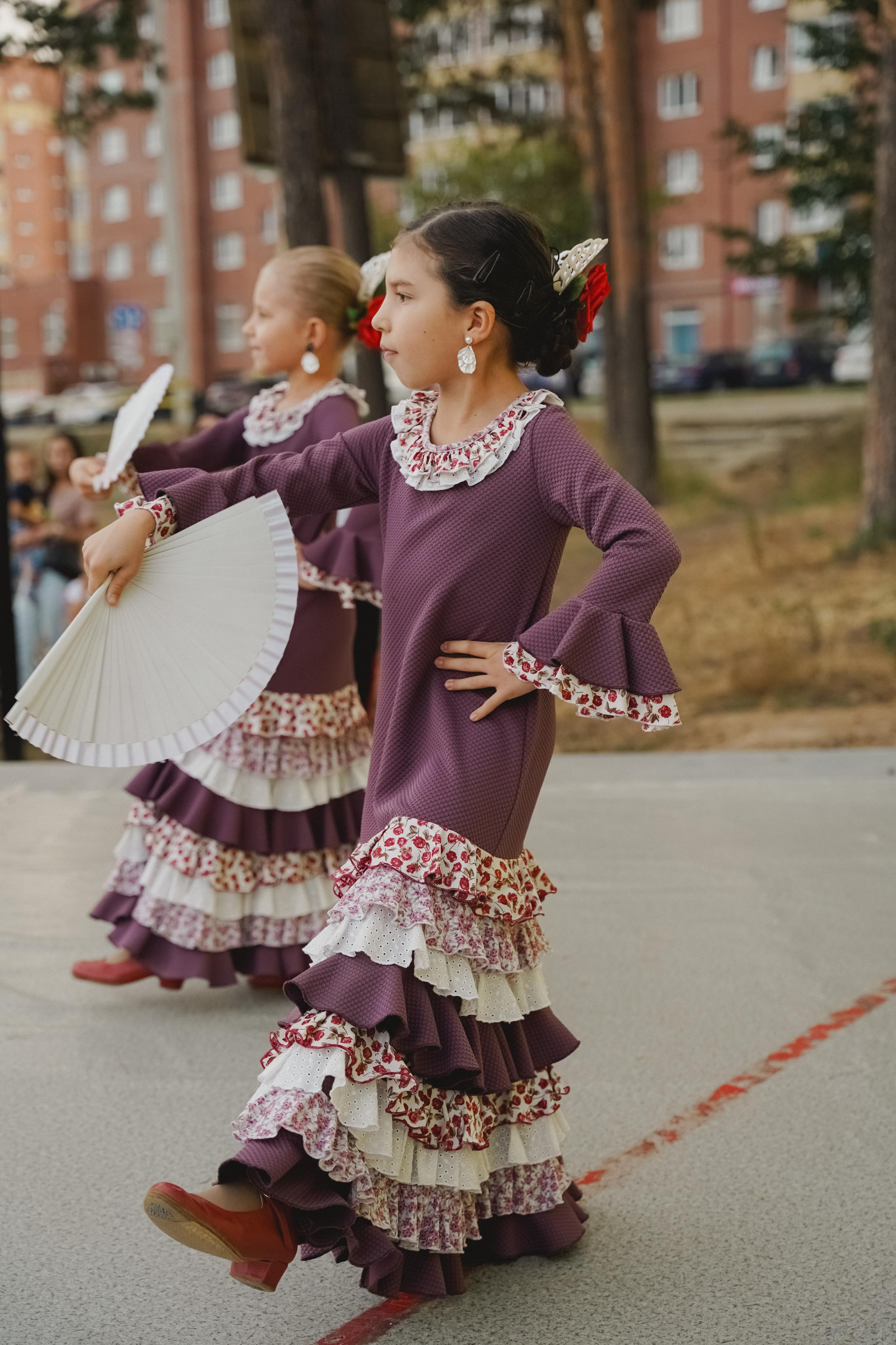 Танцы на тропе. Фотограф в детский сад в Екатеринбурге, выпускные альбомы Юлия Умерова