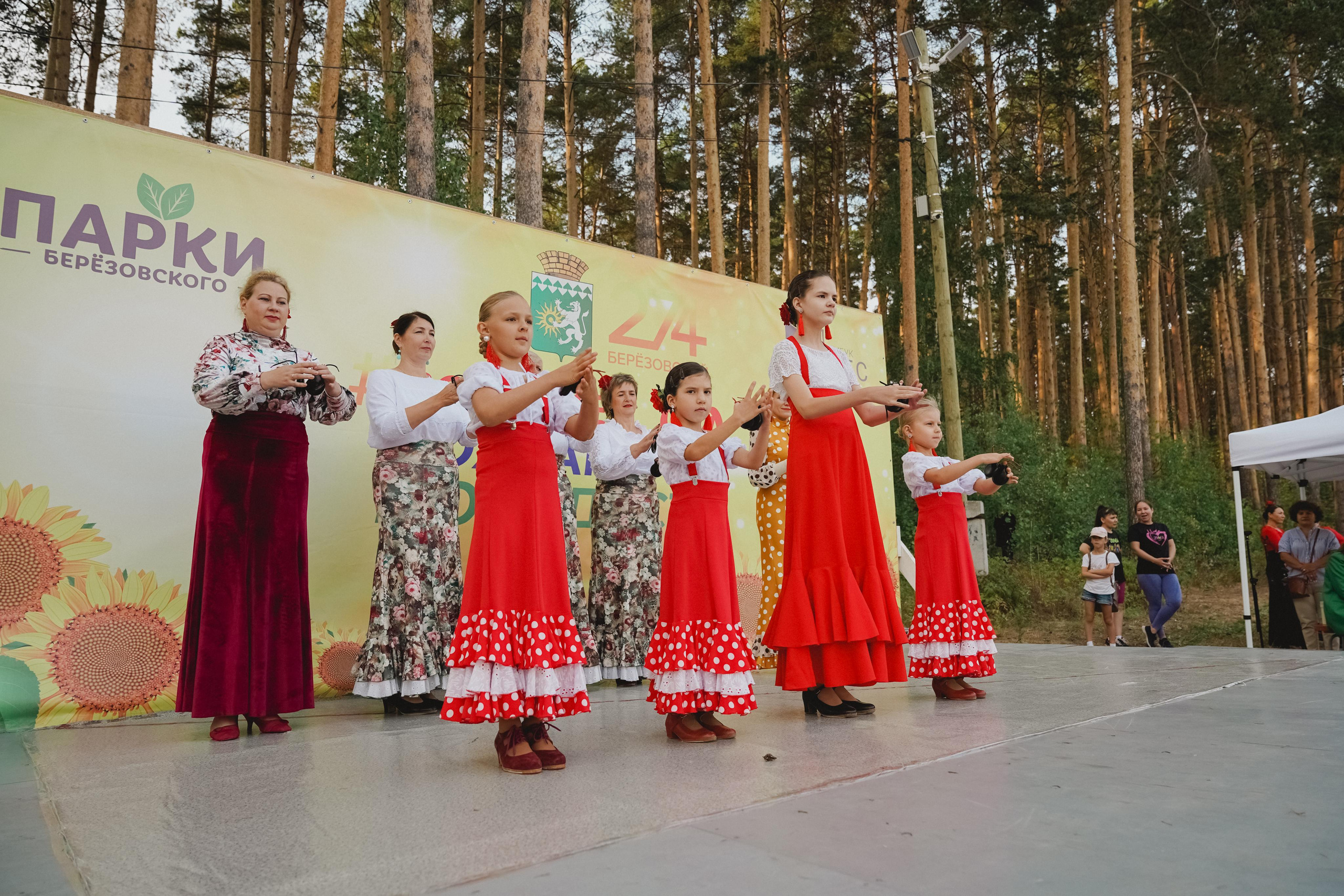 Танцы на тропе. Фотограф в детский сад в Екатеринбурге, выпускные альбомы Юлия Умерова