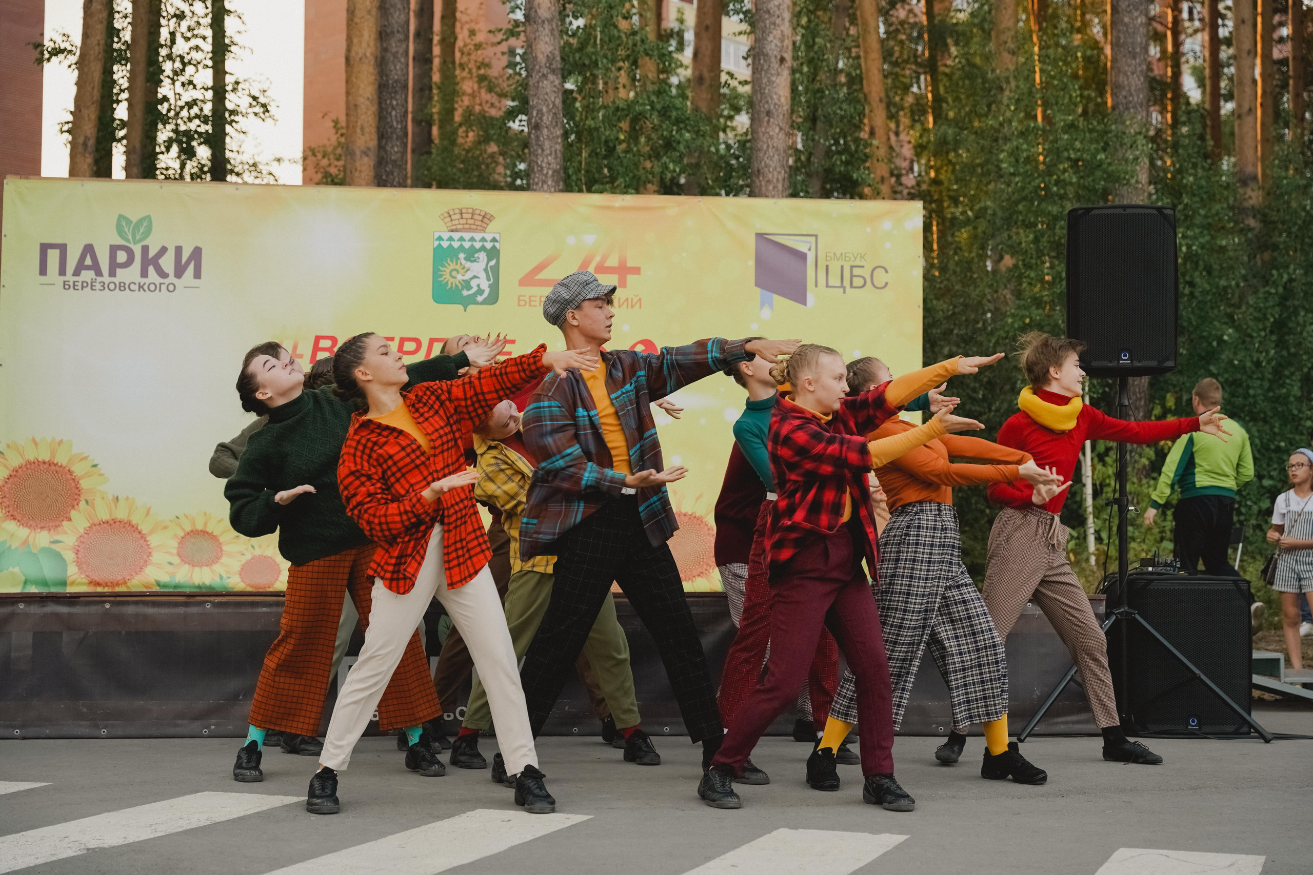 Танцы на тропе. Фотограф в детский сад в Екатеринбурге, выпускные альбомы Юлия Умерова