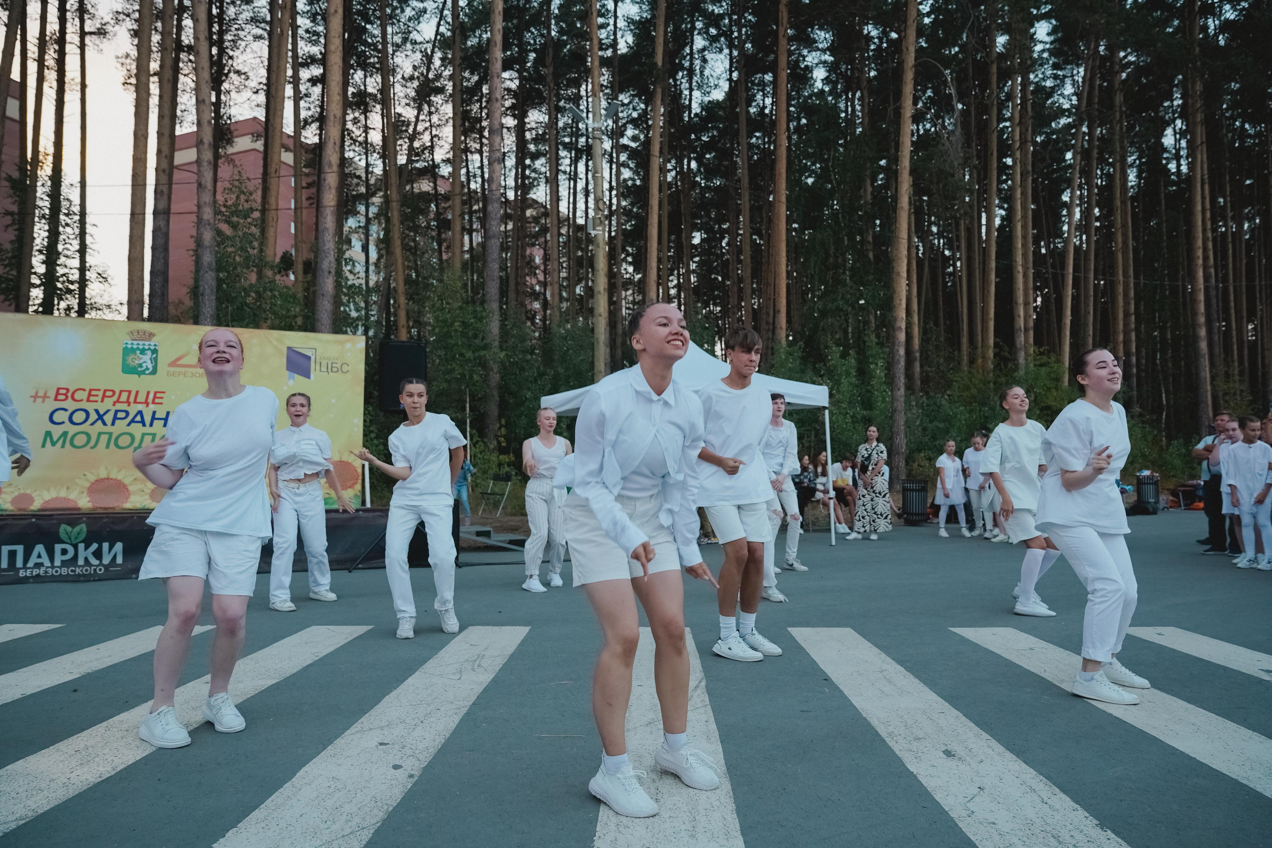 Танцы на тропе. Фотограф в детский сад в Екатеринбурге, выпускные альбомы Юлия Умерова