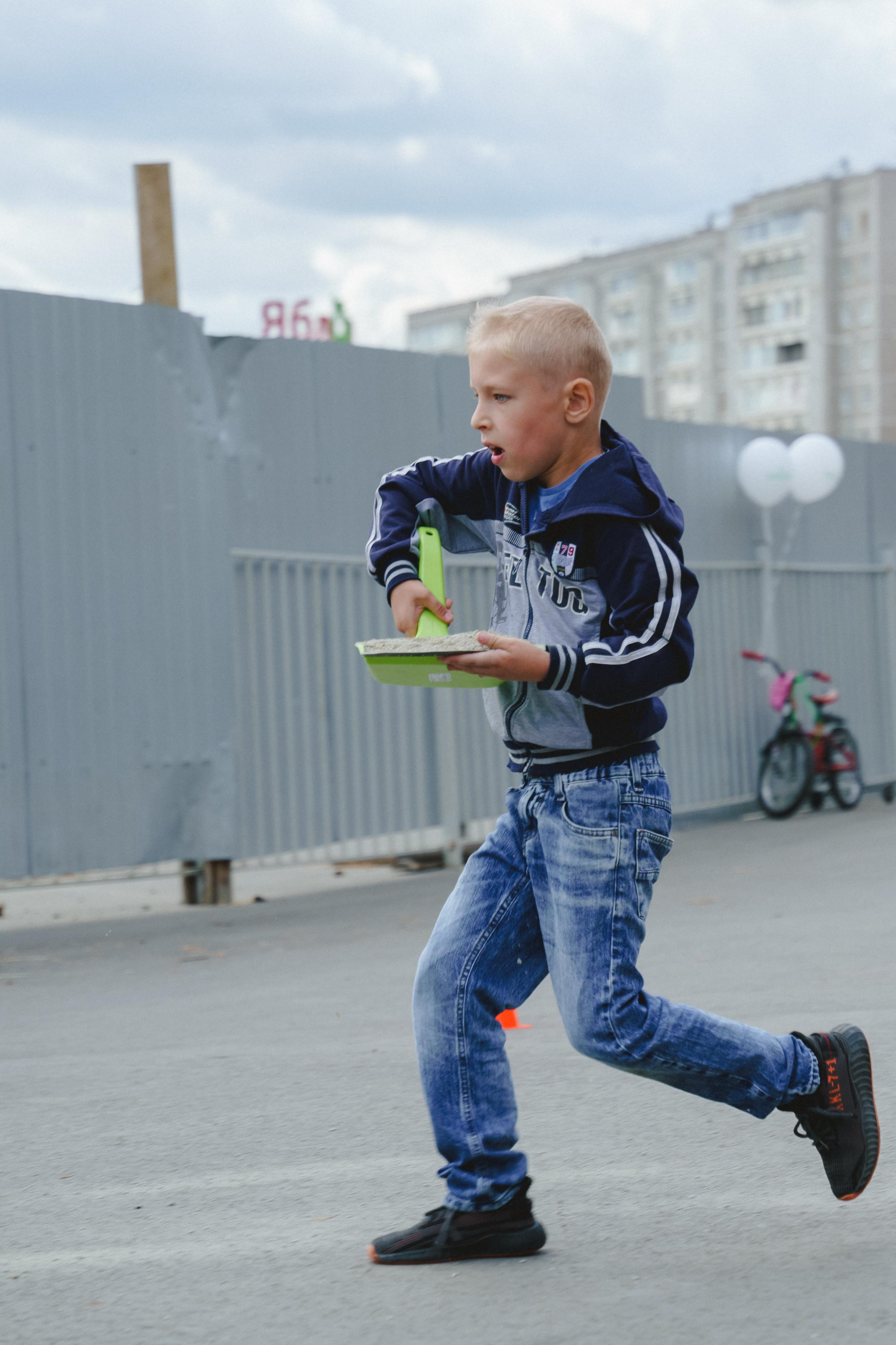 Фотосъемка веселых стартов от компании «Земляне». Фотограф в детский сад в Екатеринбурге, выпускные альбомы Юлия Умерова