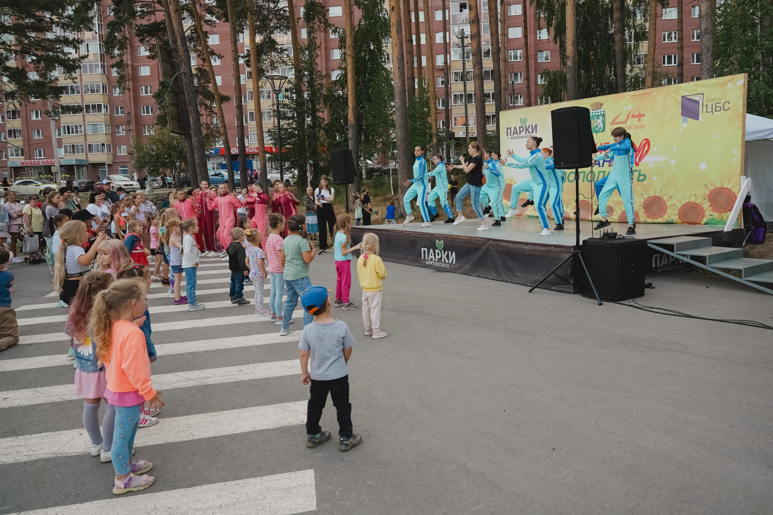 Танцы на тропе. Фотограф в детский сад в Екатеринбурге, выпускные альбомы Юлия Умерова