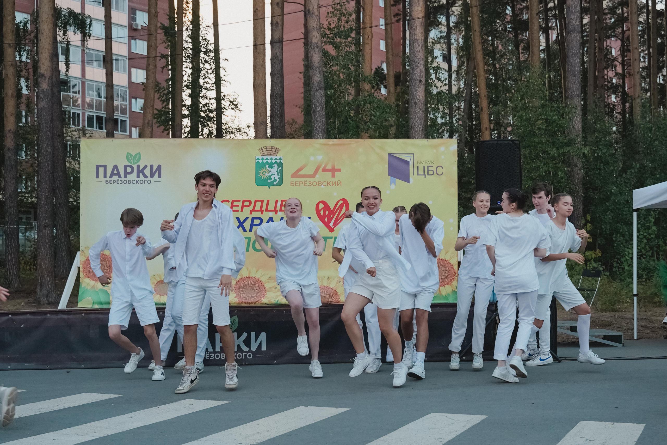 Танцы на тропе. Фотограф в детский сад в Екатеринбурге, выпускные альбомы Юлия Умерова