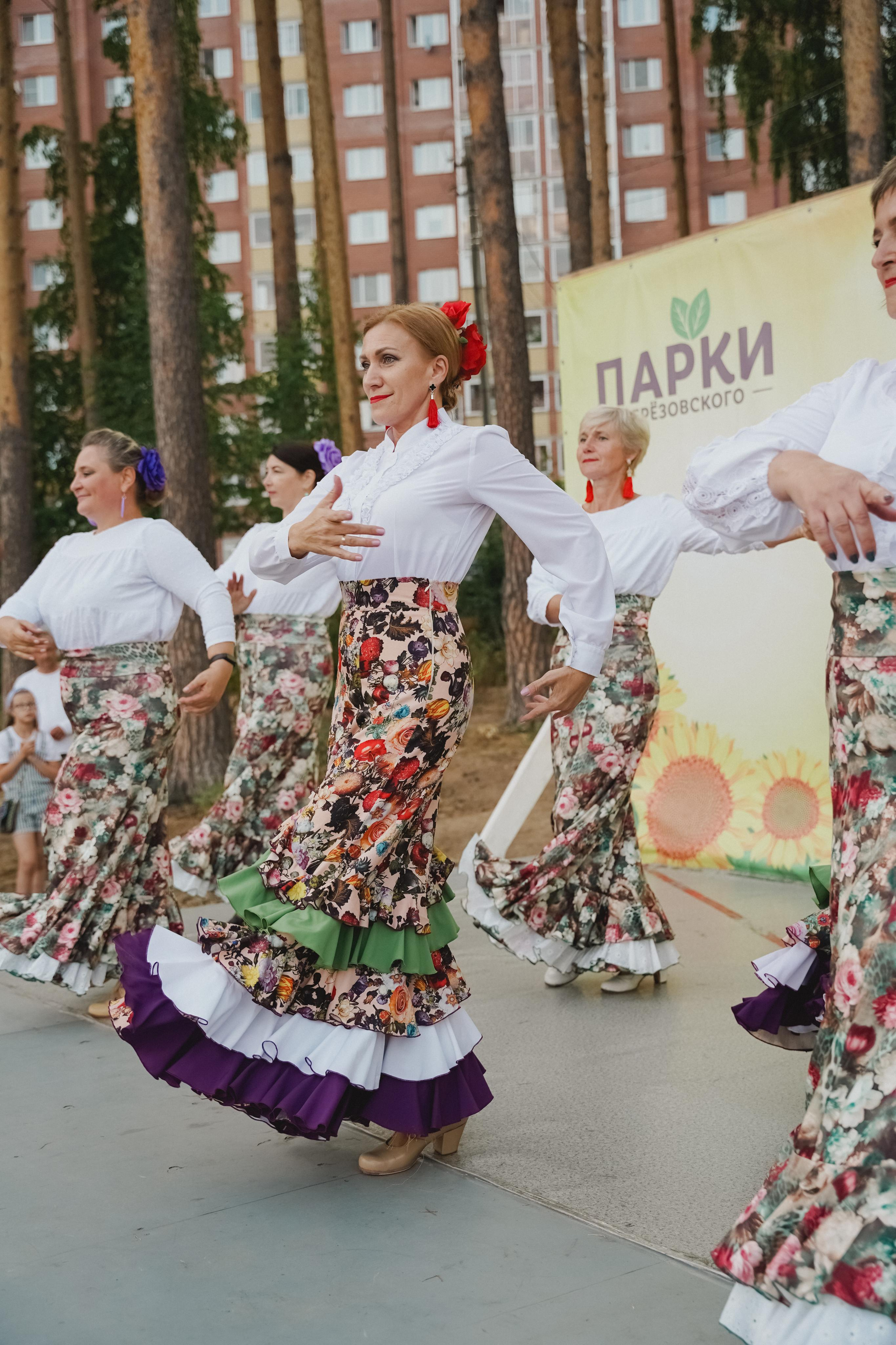Танцы на тропе. Фотограф в детский сад в Екатеринбурге, выпускные альбомы Юлия Умерова