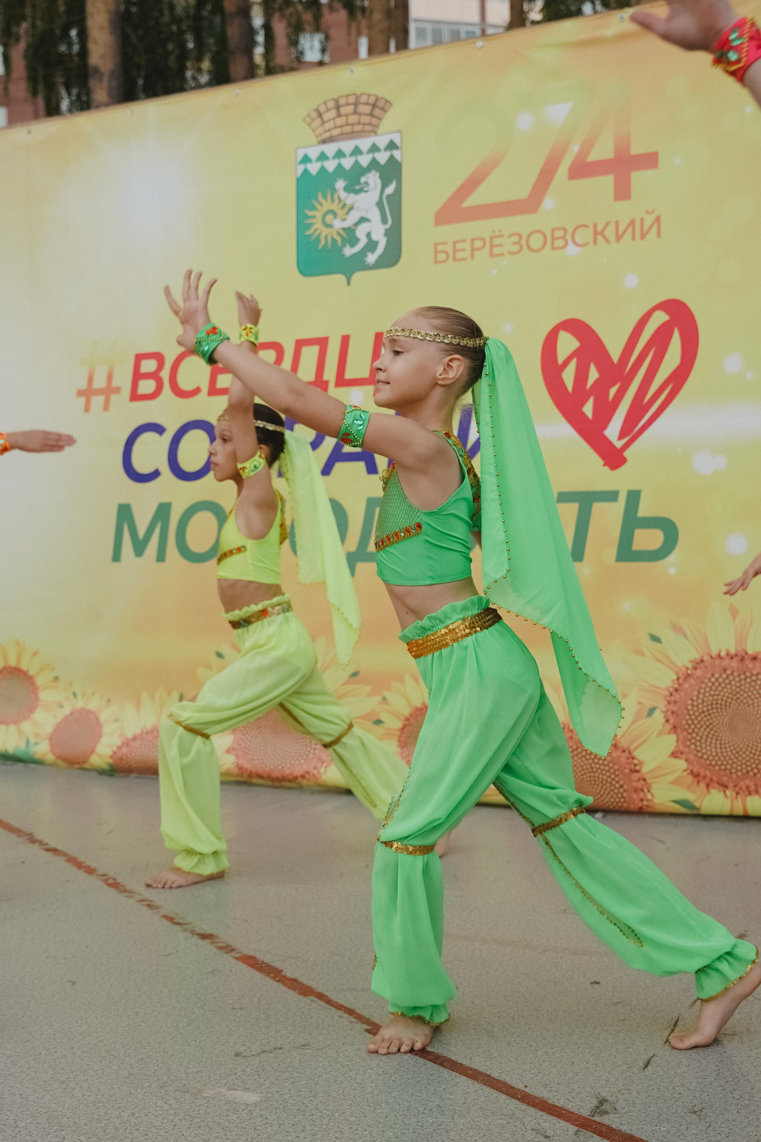 Танцы на тропе. Фотограф в детский сад в Екатеринбурге, выпускные альбомы Юлия Умерова