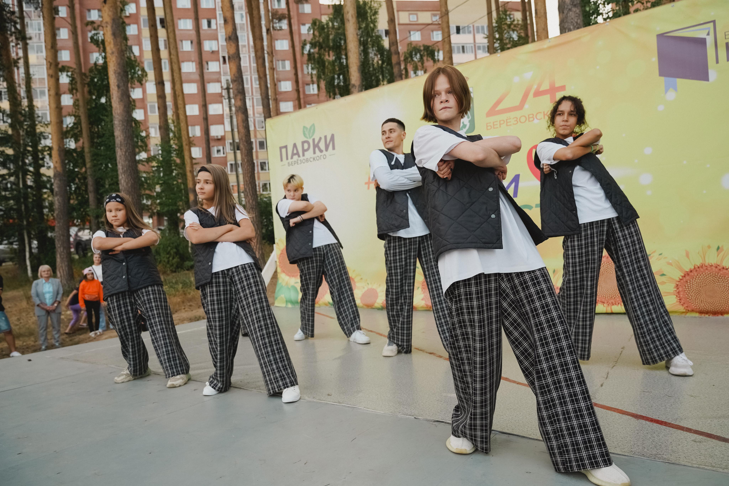 Танцы на тропе. Фотограф в детский сад в Екатеринбурге, выпускные альбомы Юлия Умерова