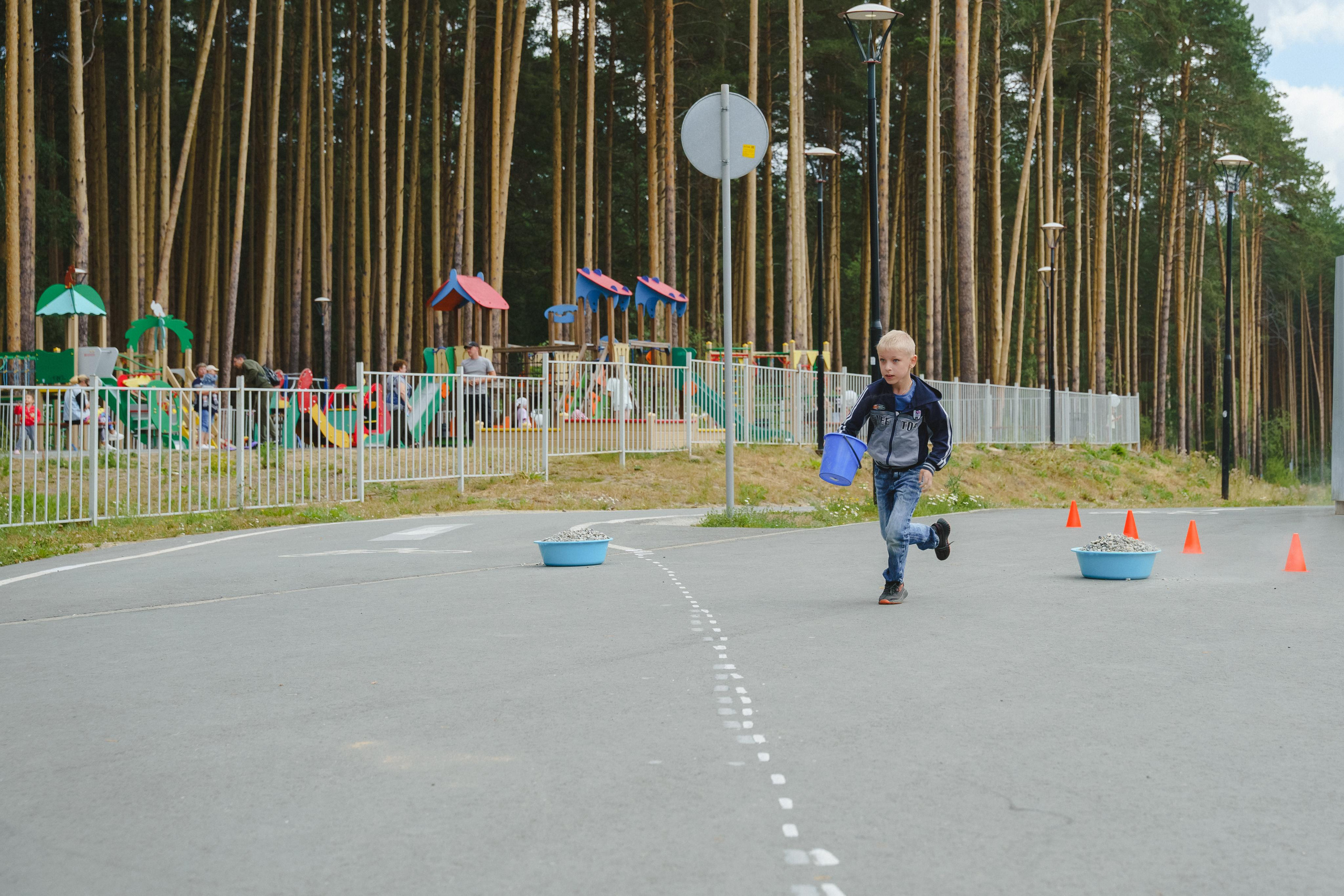 Фотосъемка веселых стартов от компании «Земляне». Фотограф в детский сад в Екатеринбурге, выпускные альбомы Юлия Умерова