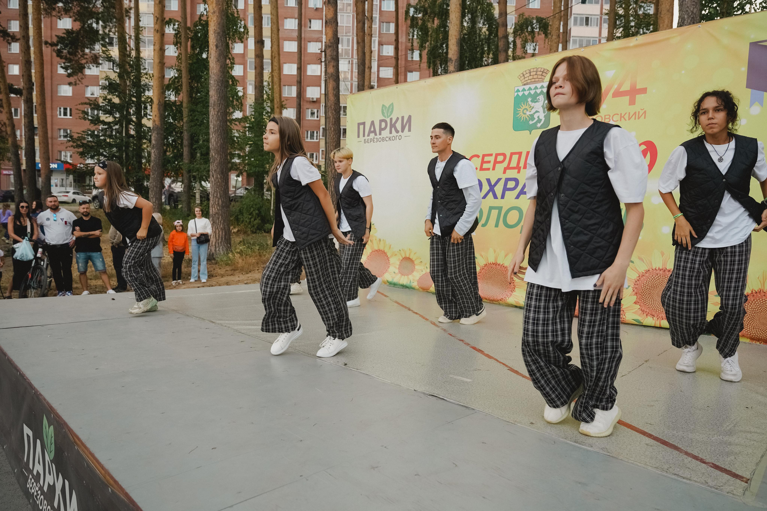 Танцы на тропе. Фотограф в детский сад в Екатеринбурге, выпускные альбомы Юлия Умерова