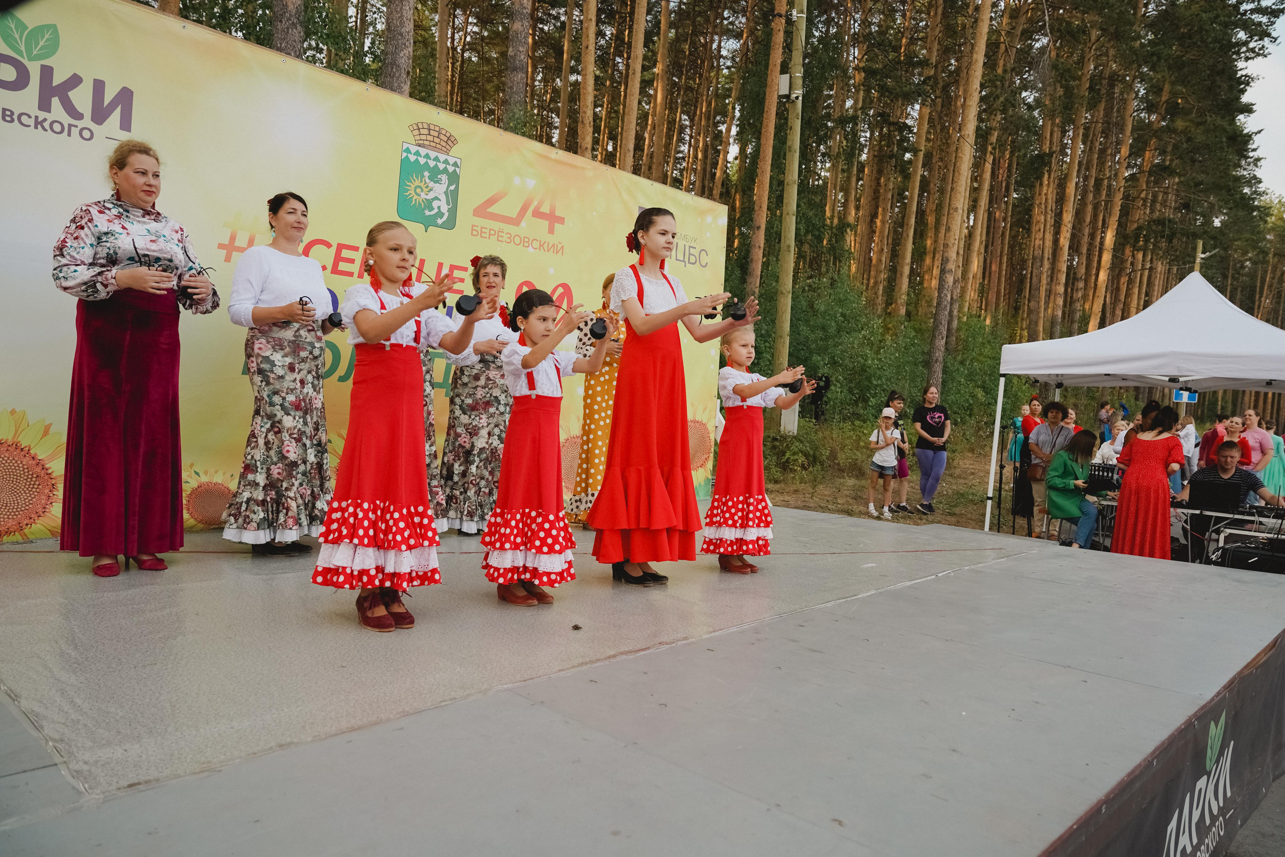 Танцы на тропе. Фотограф в детский сад в Екатеринбурге, выпускные альбомы Юлия Умерова