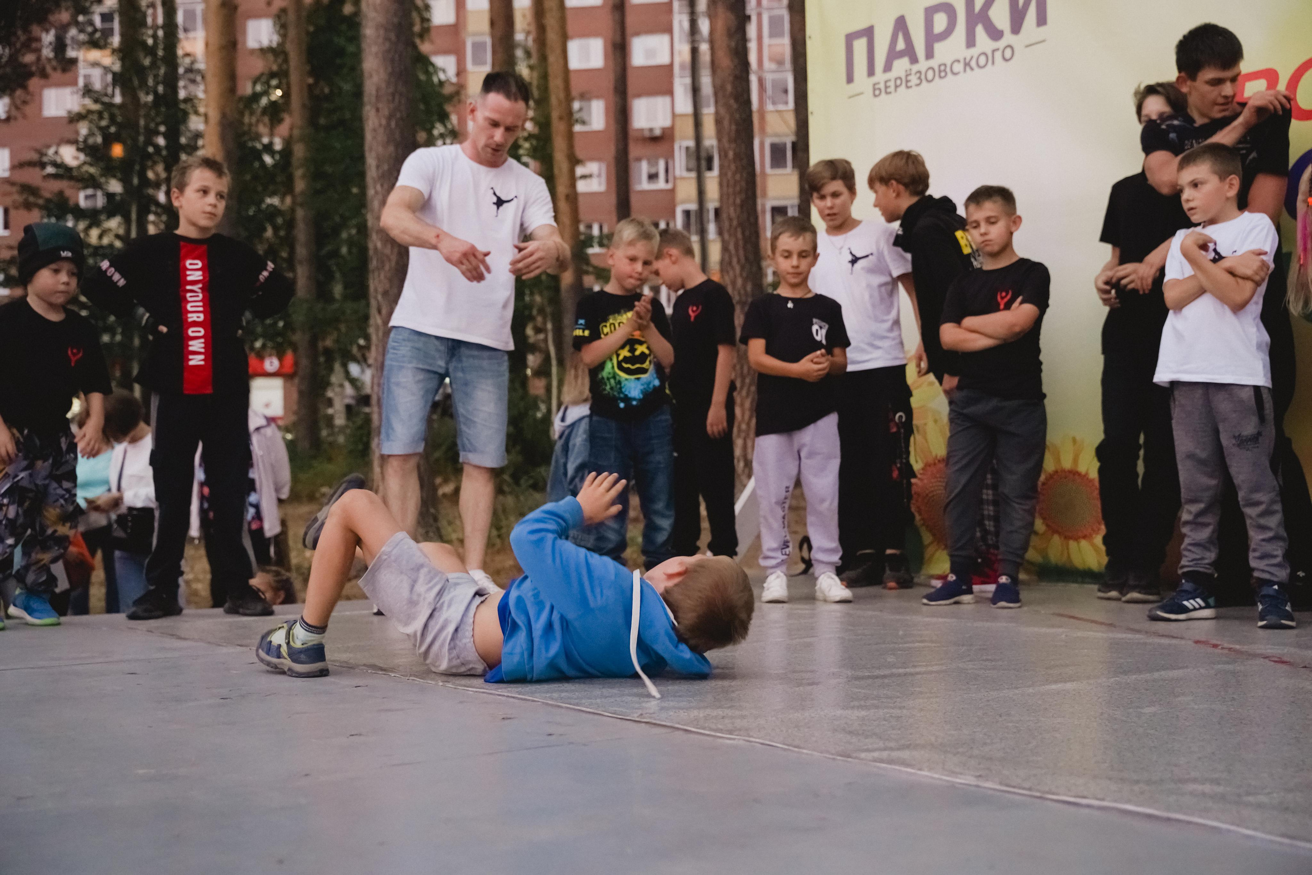 Танцы на тропе. Фотограф в детский сад в Екатеринбурге, выпускные альбомы Юлия Умерова