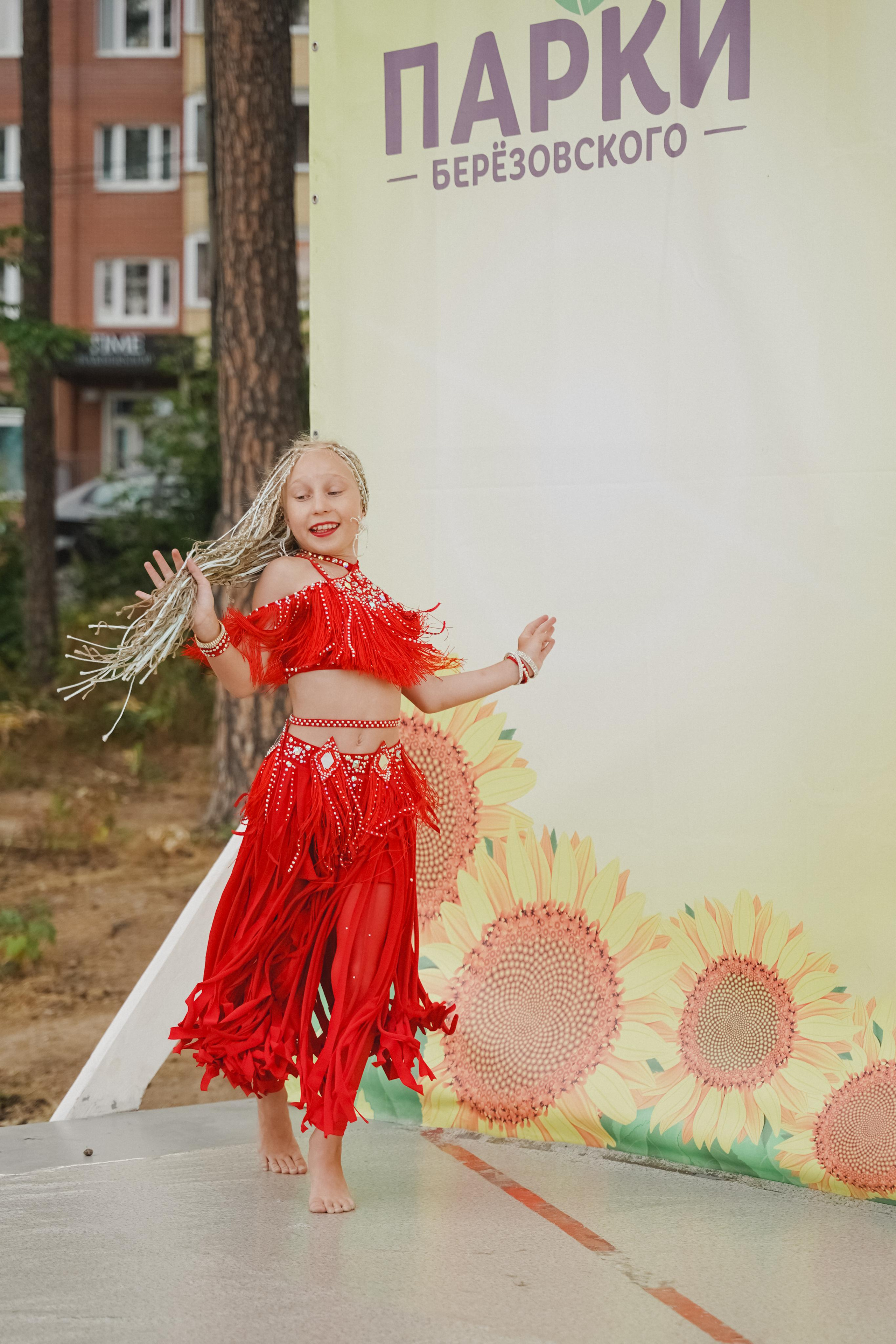 Танцы на тропе. Фотограф в детский сад в Екатеринбурге, выпускные альбомы Юлия Умерова