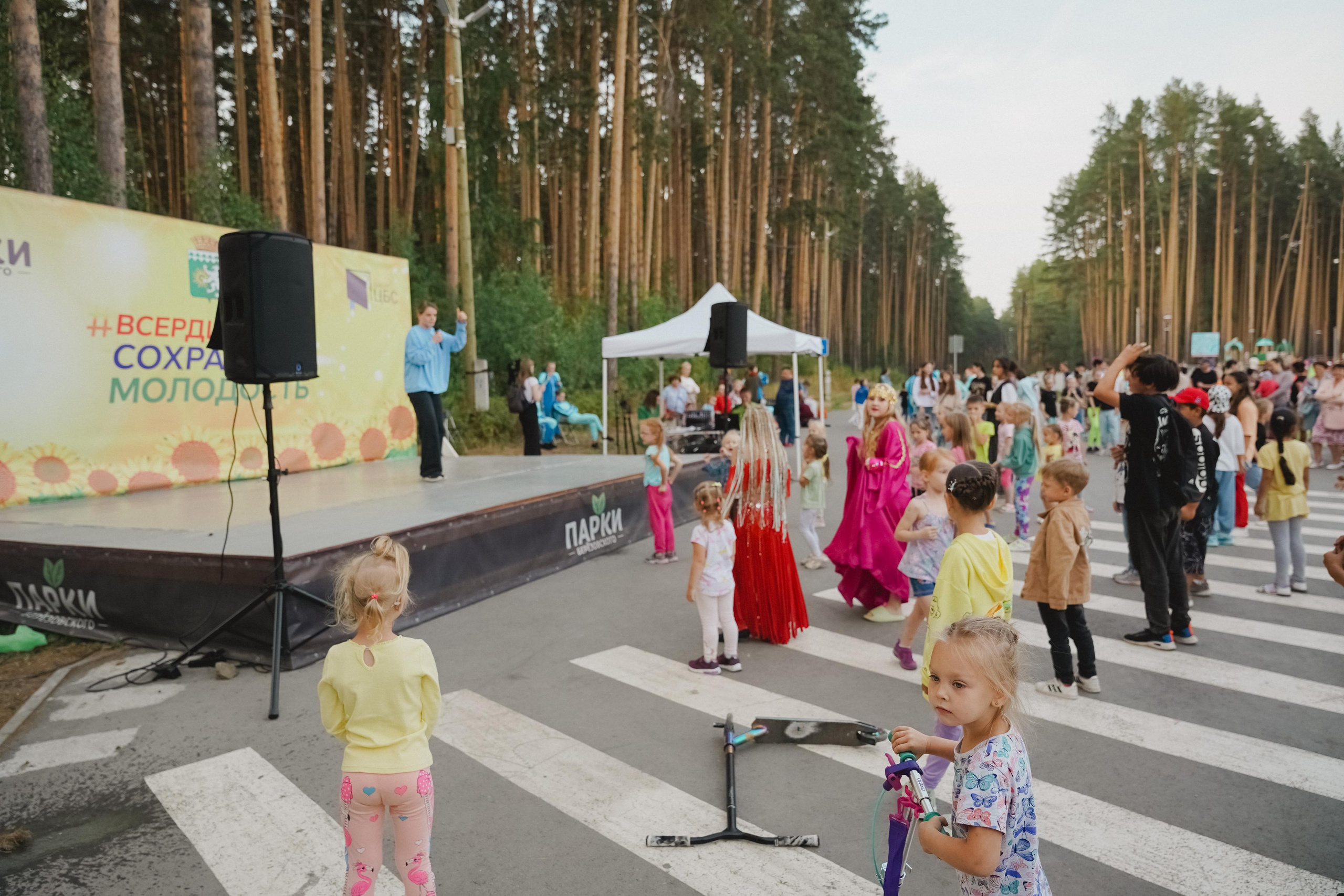 Танцы на тропе. Фотограф в детский сад в Екатеринбурге, выпускные альбомы Юлия Умерова