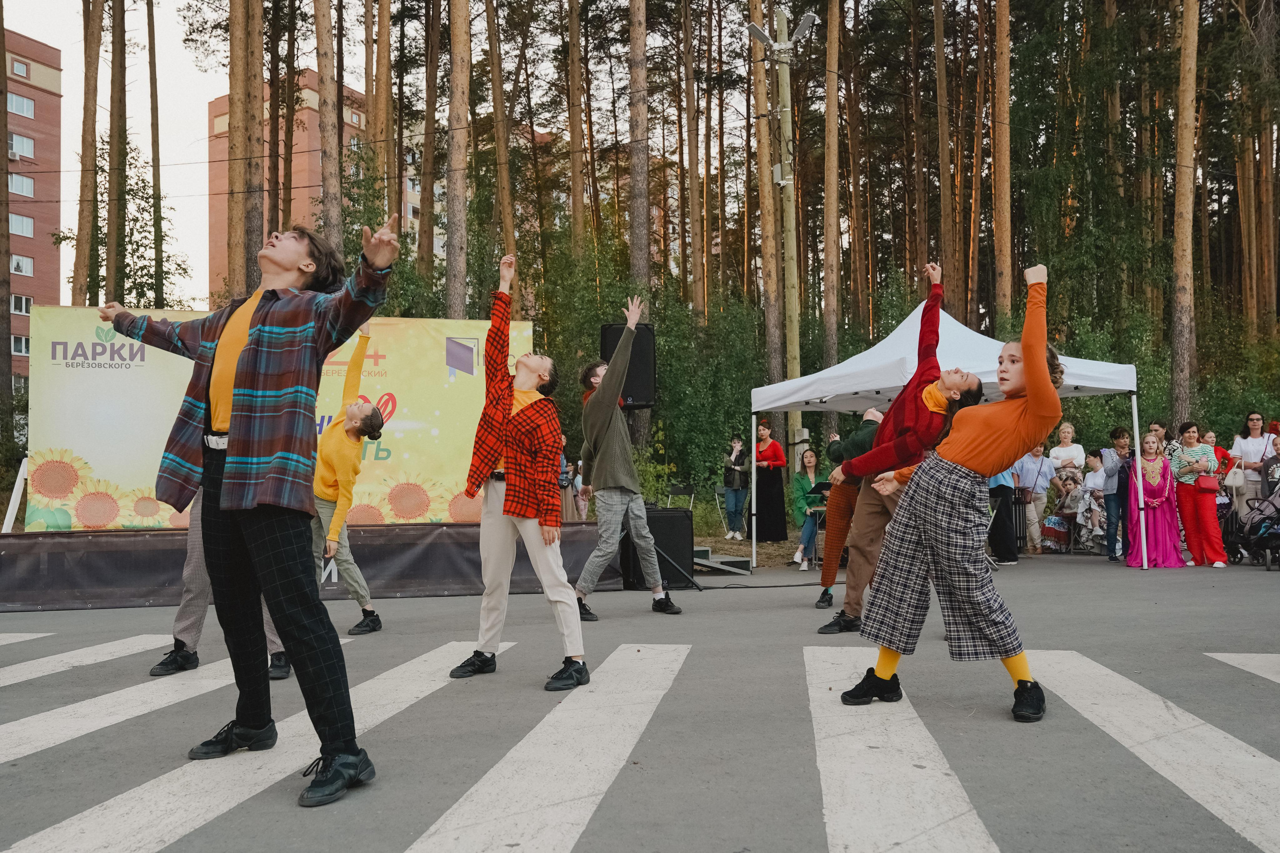 Танцы на тропе. Фотограф в детский сад в Екатеринбурге, выпускные альбомы Юлия Умерова