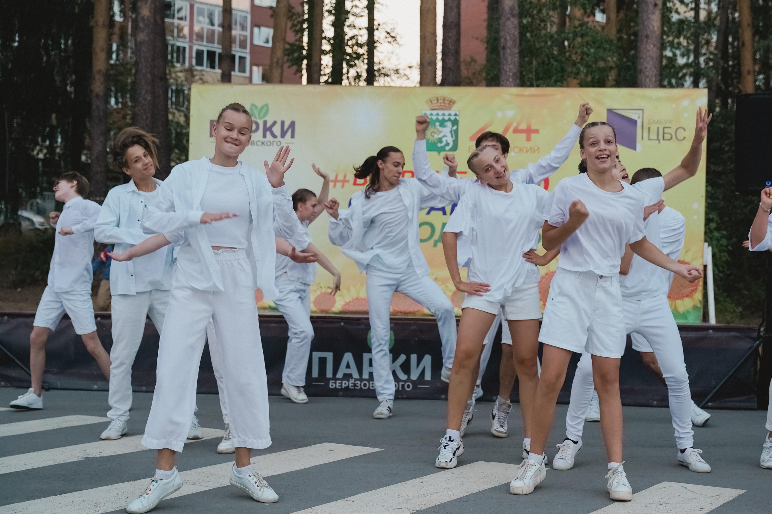 Танцы на тропе. Фотограф в детский сад в Екатеринбурге, выпускные альбомы Юлия Умерова