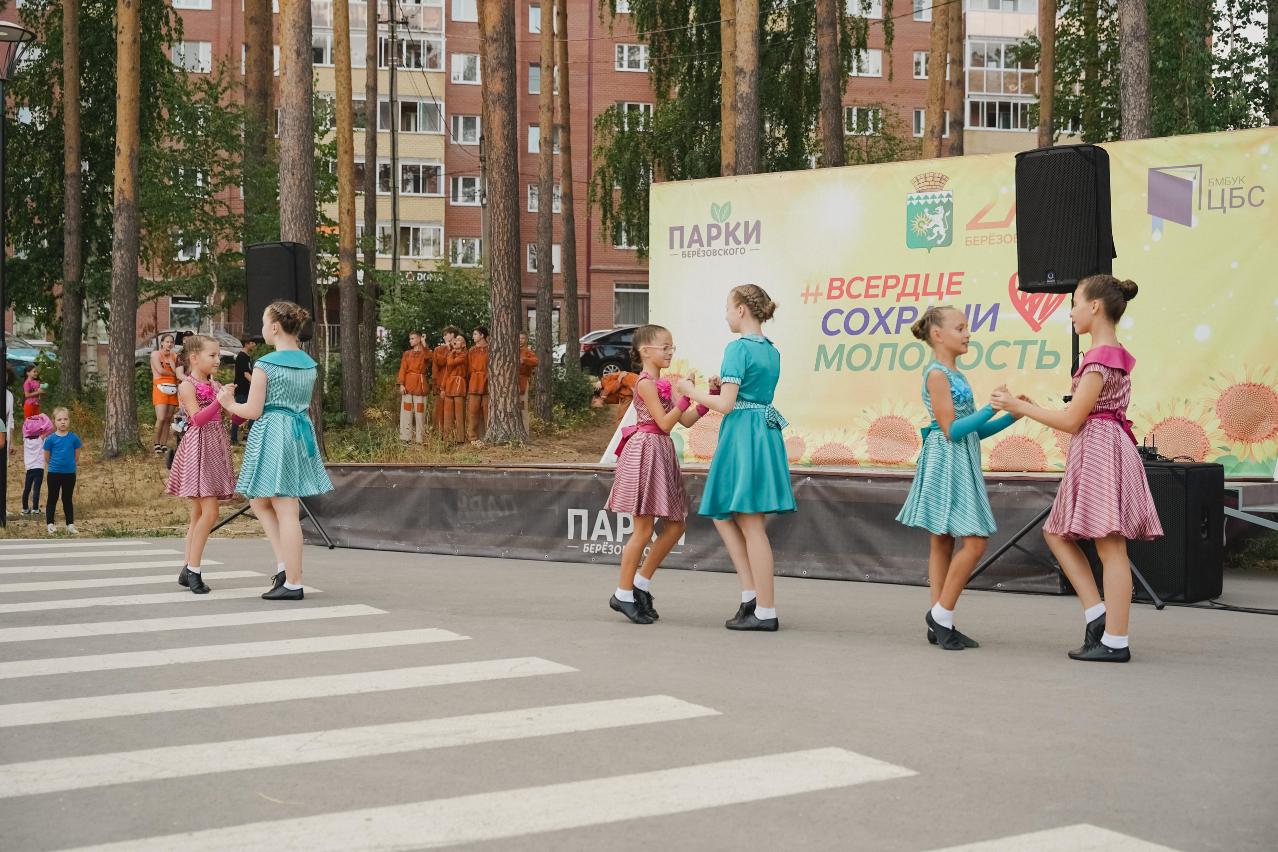 Танцы на тропе. Фотограф в детский сад в Екатеринбурге, выпускные альбомы Юлия Умерова