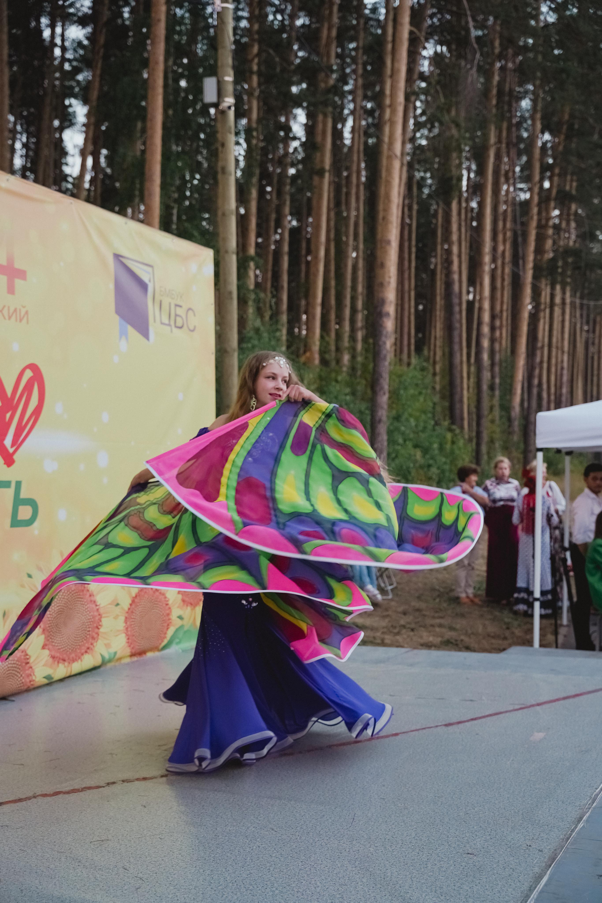 Танцы на тропе. Фотограф в детский сад в Екатеринбурге, выпускные альбомы Юлия Умерова