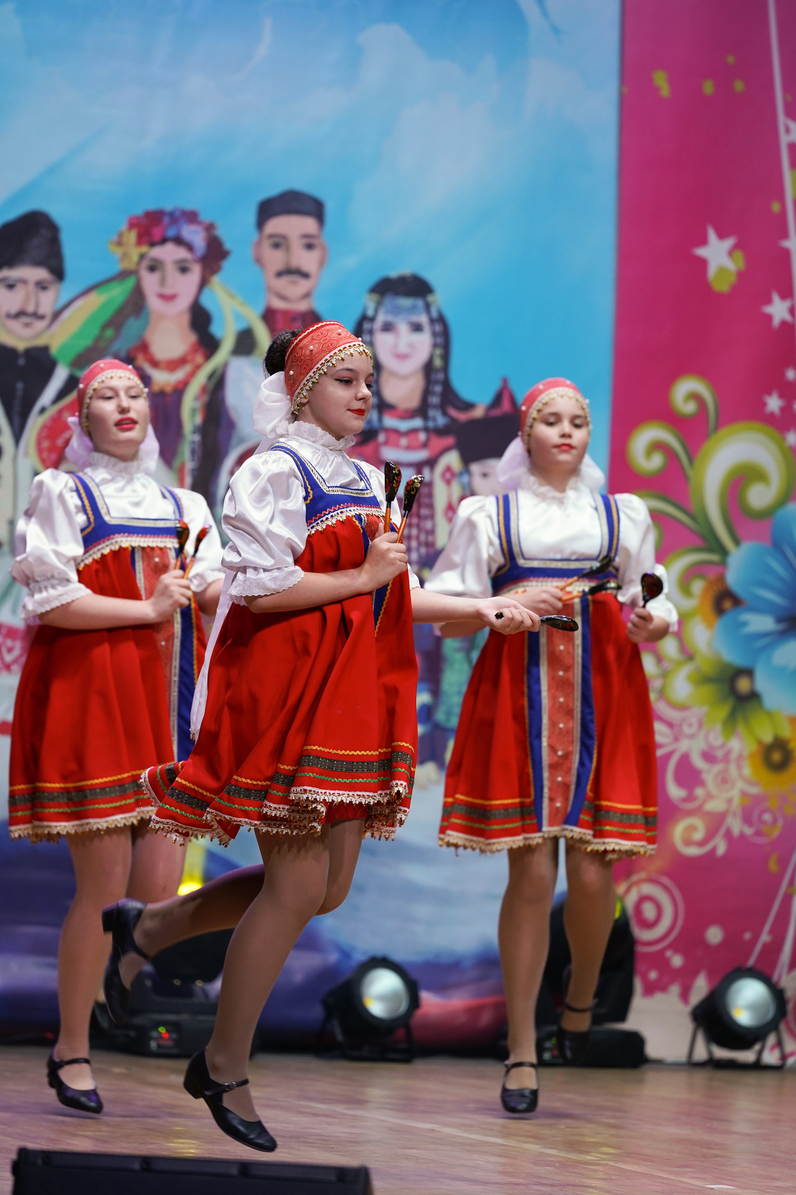 Районный фестиваль национальных культур «Мы вместе — Мы едины!». Фотограф в детский сад в Екатеринбурге, выпускные альбомы Юлия Умерова