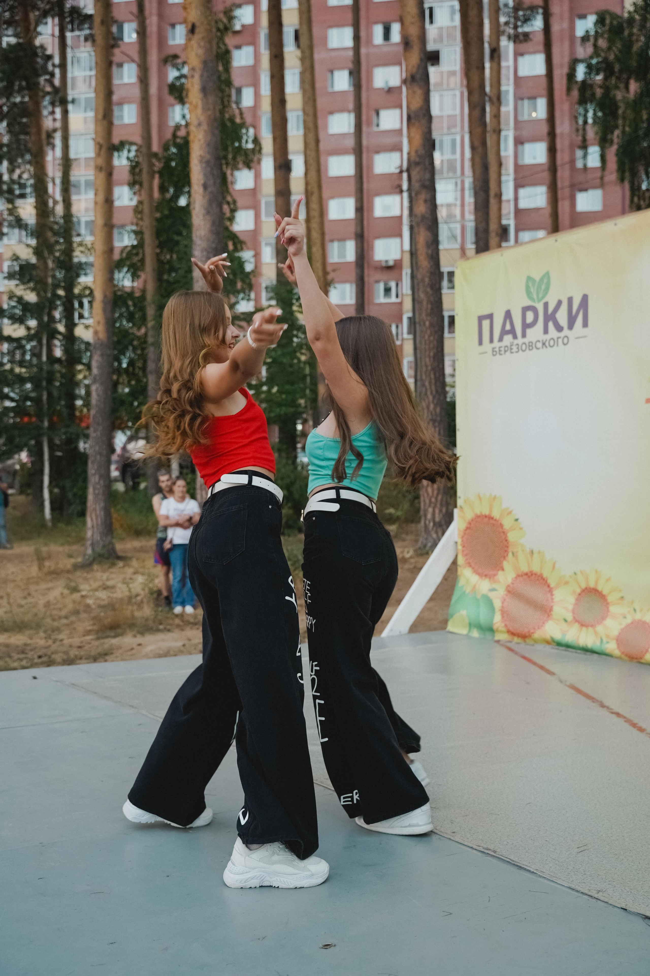 Танцы на тропе. Фотограф в детский сад в Екатеринбурге, выпускные альбомы Юлия Умерова