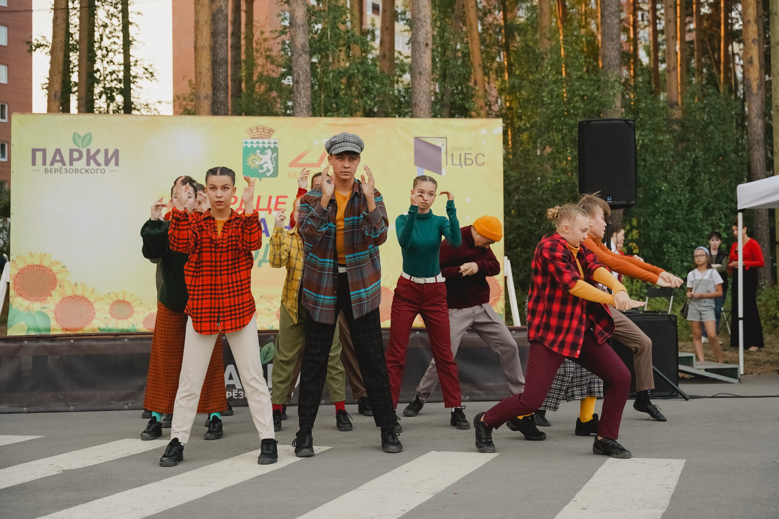 Танцы на тропе. Фотограф в детский сад в Екатеринбурге, выпускные альбомы Юлия Умерова