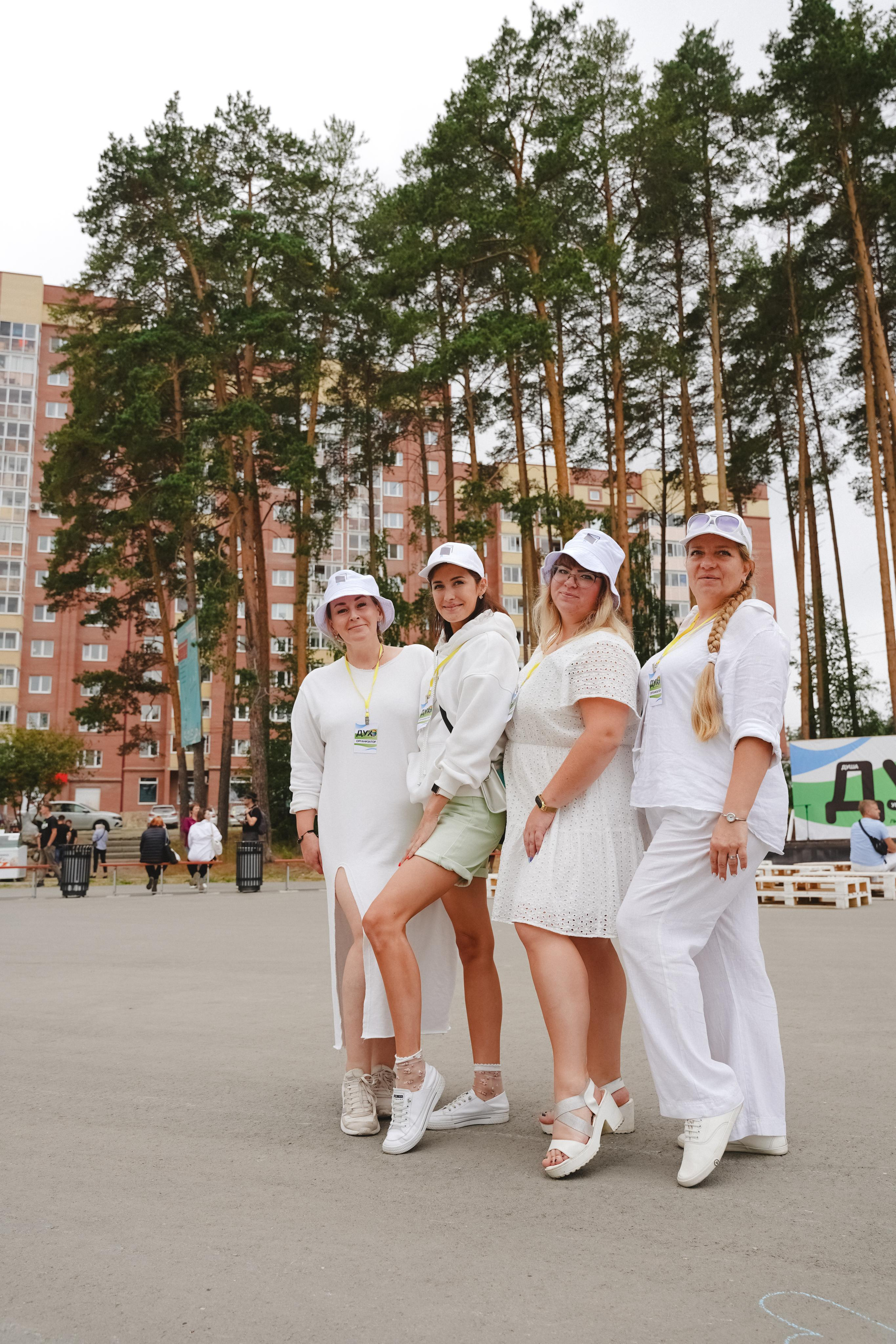 Литературная коллаборация «ДУХ». Фотограф в детский сад в Екатеринбурге, выпускные альбомы Юлия Умерова