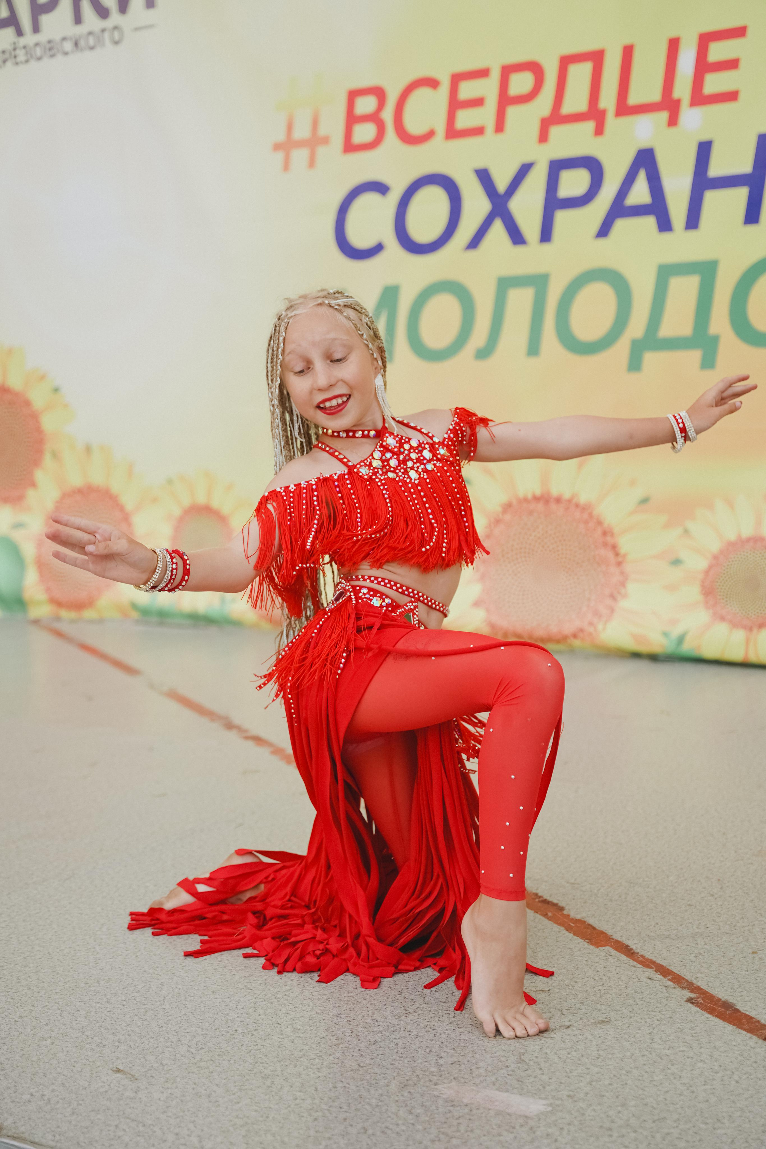 Танцы на тропе. Фотограф в детский сад в Екатеринбурге, выпускные альбомы Юлия Умерова