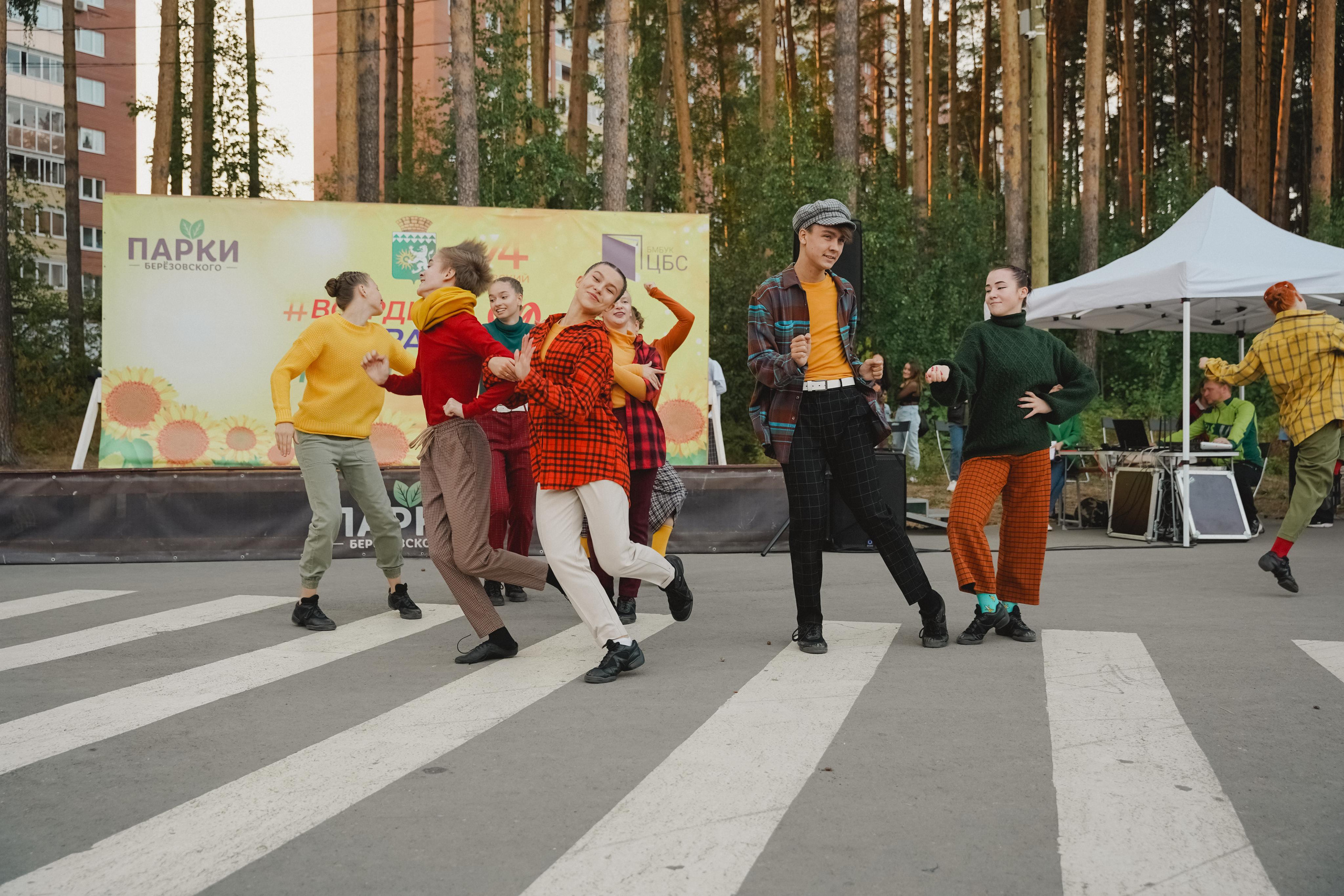 Танцы на тропе. Фотограф в детский сад в Екатеринбурге, выпускные альбомы Юлия Умерова