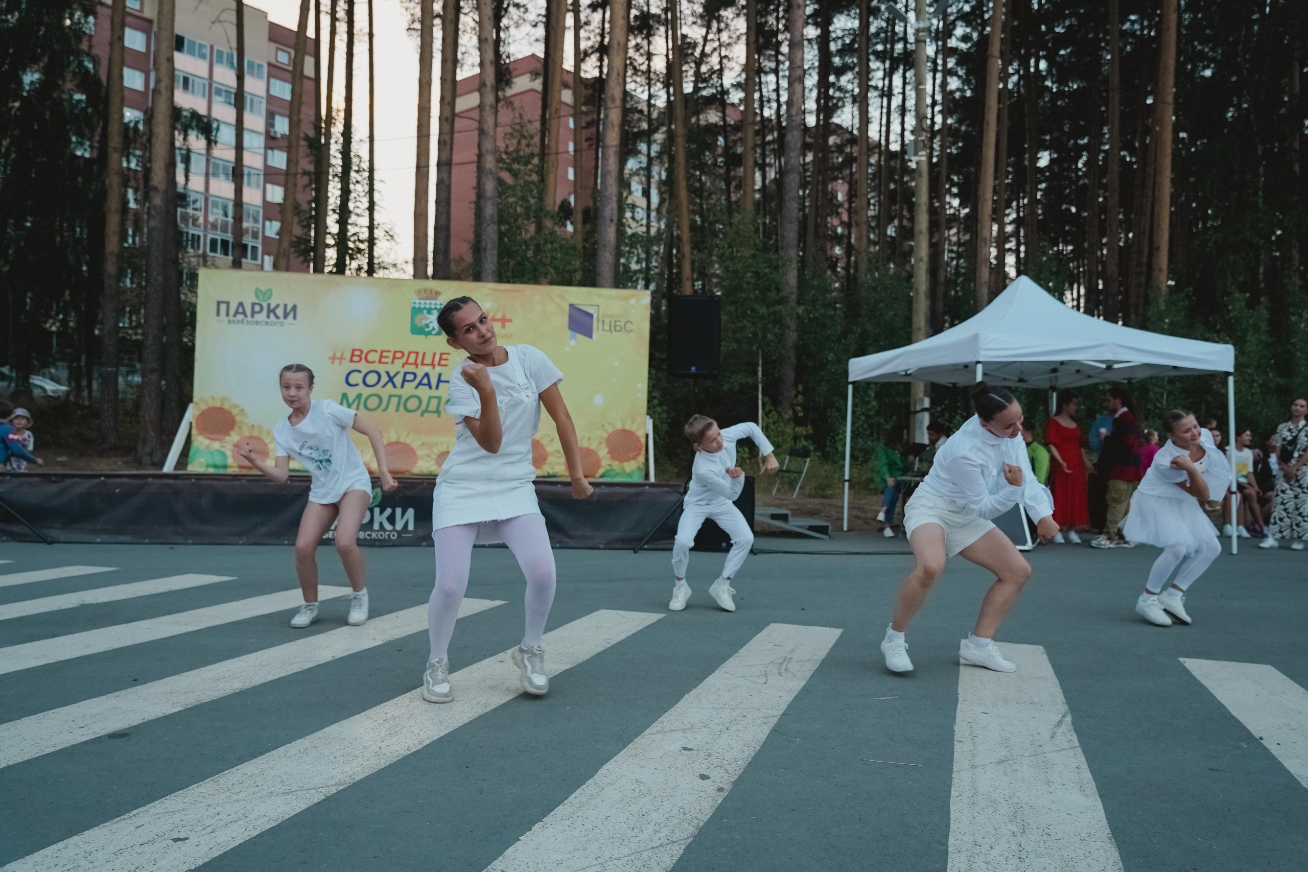 Танцы на тропе. Фотограф в детский сад в Екатеринбурге, выпускные альбомы Юлия Умерова