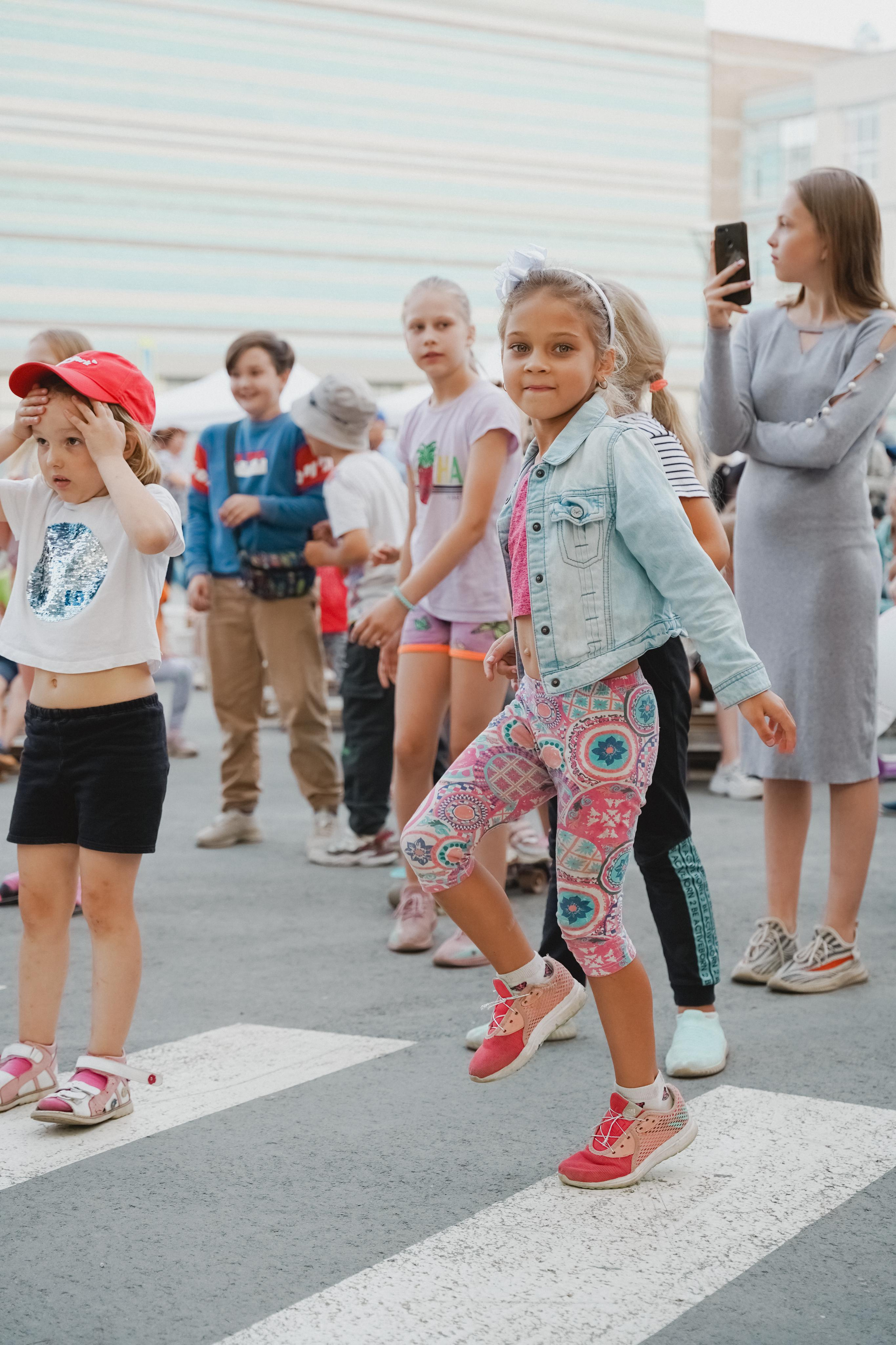Танцы на тропе. Фотограф в детский сад в Екатеринбурге, выпускные альбомы Юлия Умерова