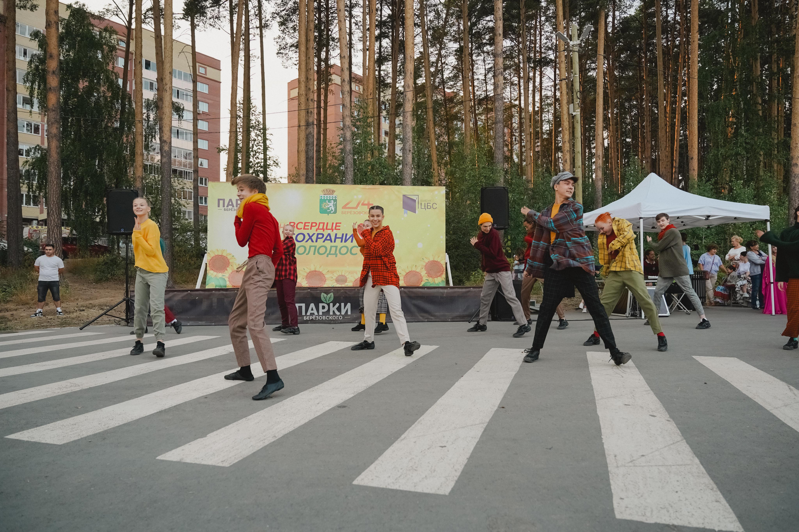 Танцы на тропе. Фотограф в детский сад в Екатеринбурге, выпускные альбомы Юлия Умерова
