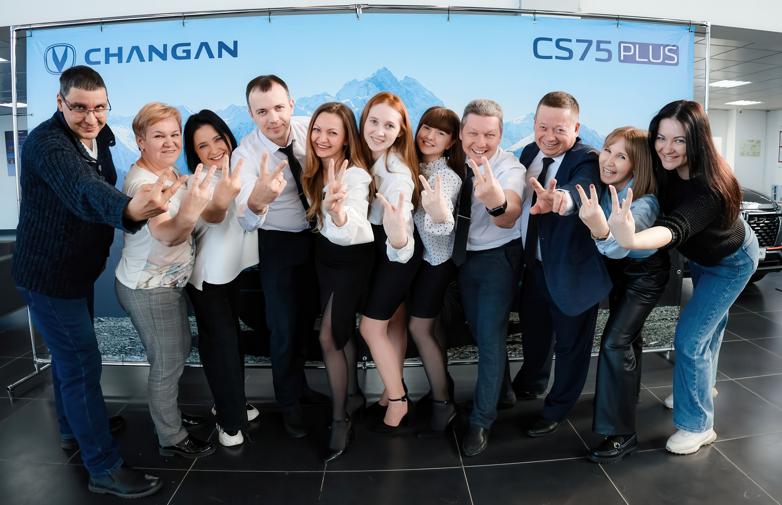 01.03 Автосалон-2000. Презентация нового ChanGan. Команда специалистов в мире фотографии и видео. Детский фотограф, семейный фотограф