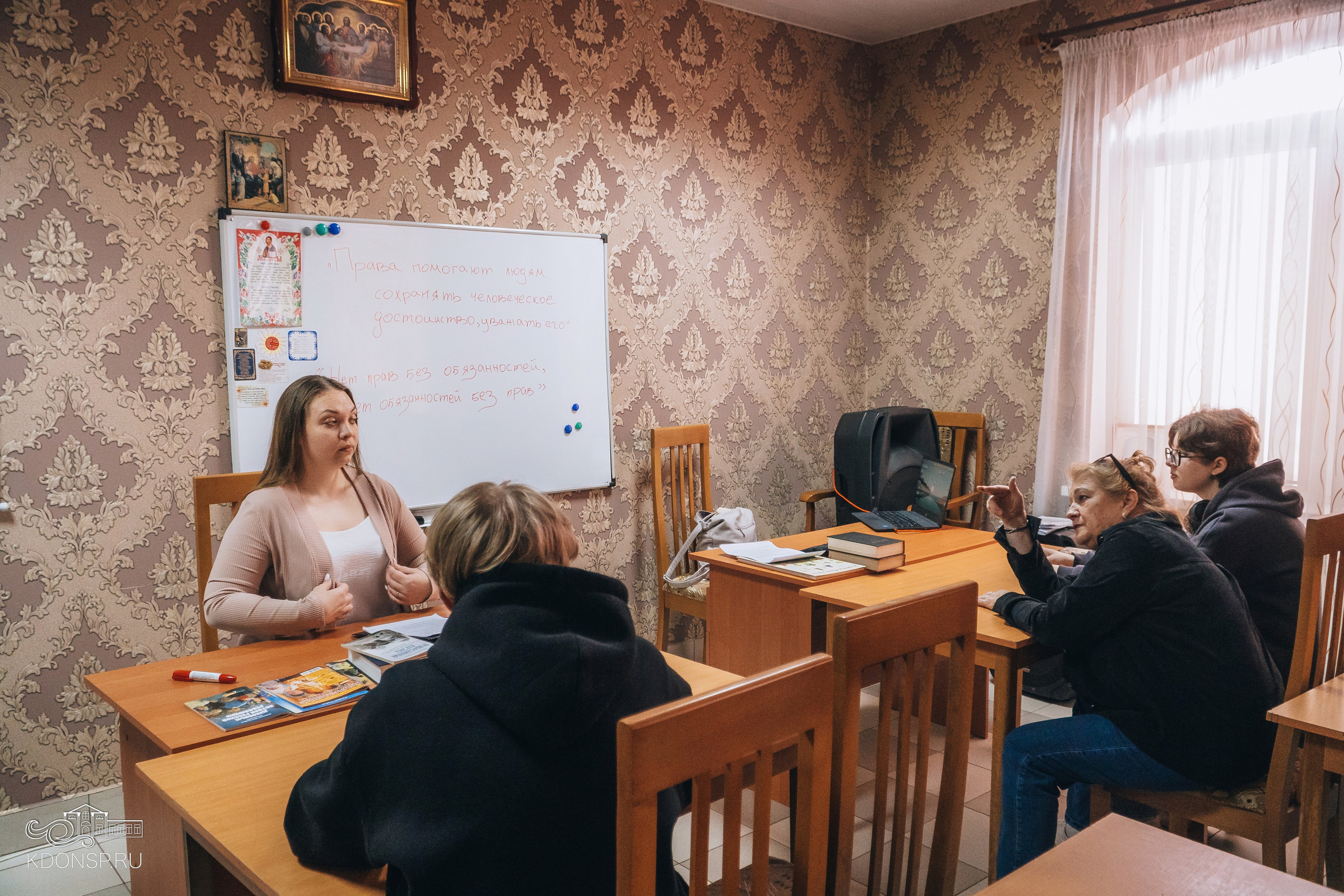 Час общения «Наше право». Новотитаровский Дом культуры