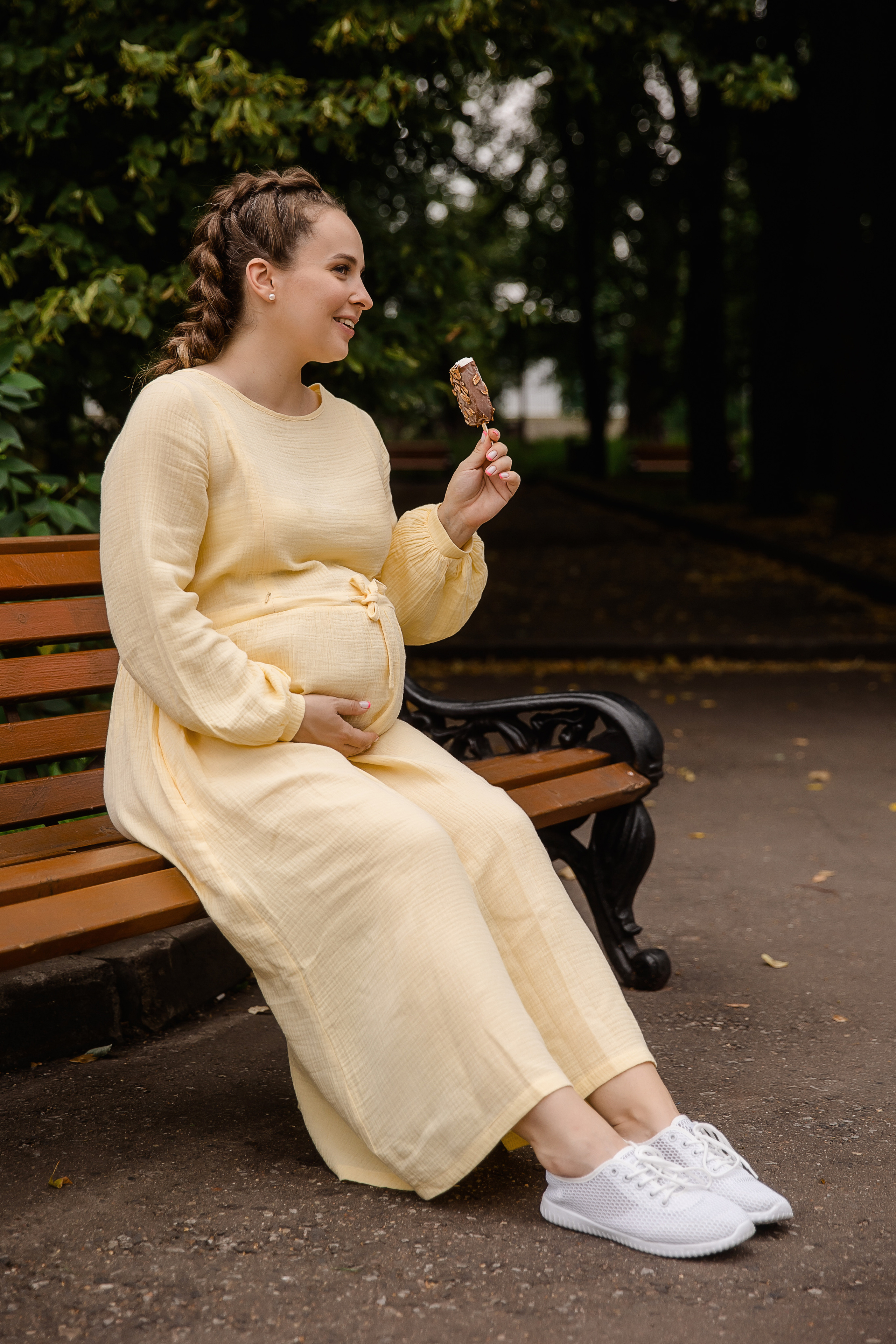 Аня и Миша в ожидании третьего малыша. Беременная фотосессия в центре Москвы. Семейный и детский фотограф в Москве Вера Ускова