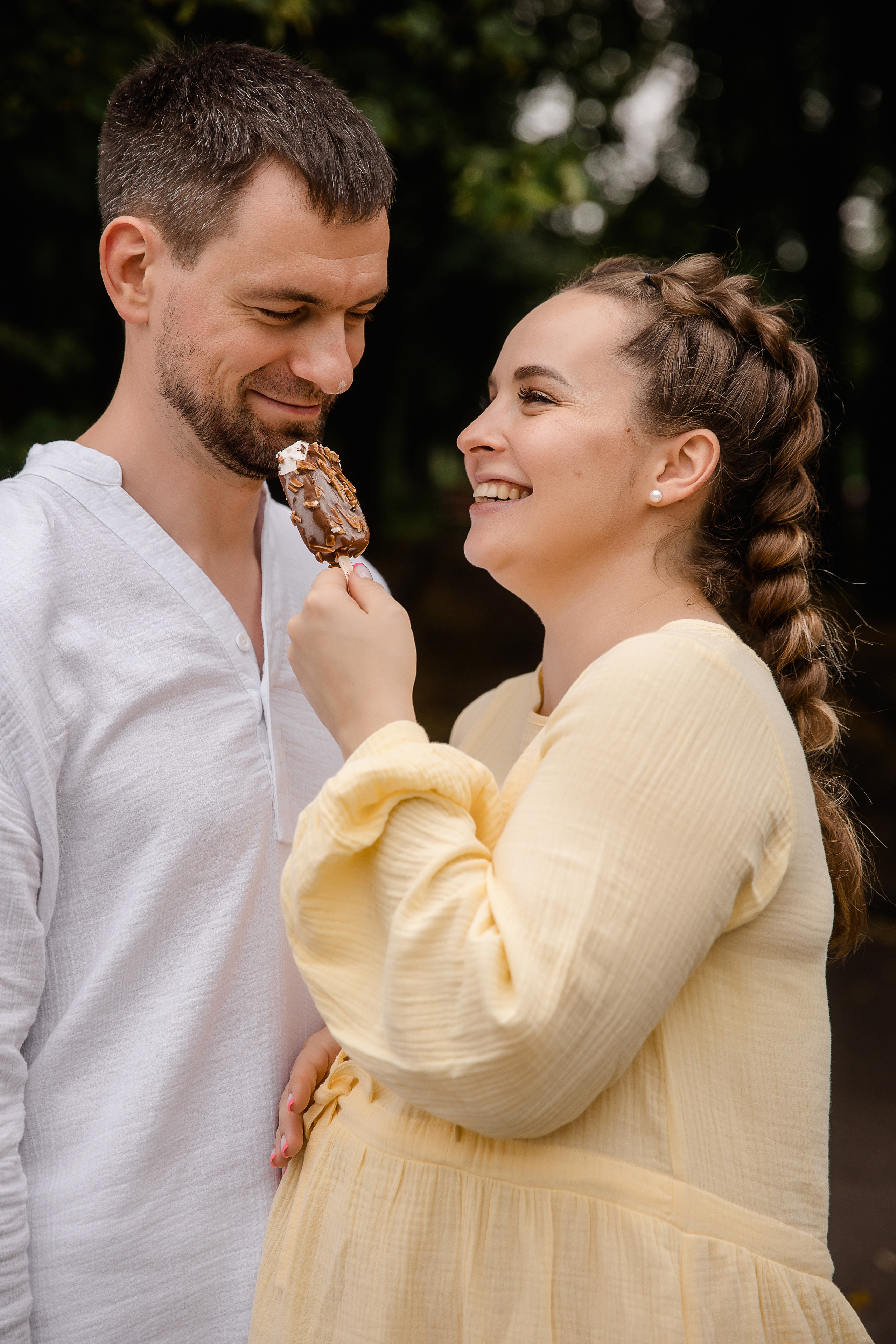 Аня и Миша в ожидании третьего малыша. Беременная фотосессия в центре Москвы. Семейный и детский фотограф в Москве Вера Ускова