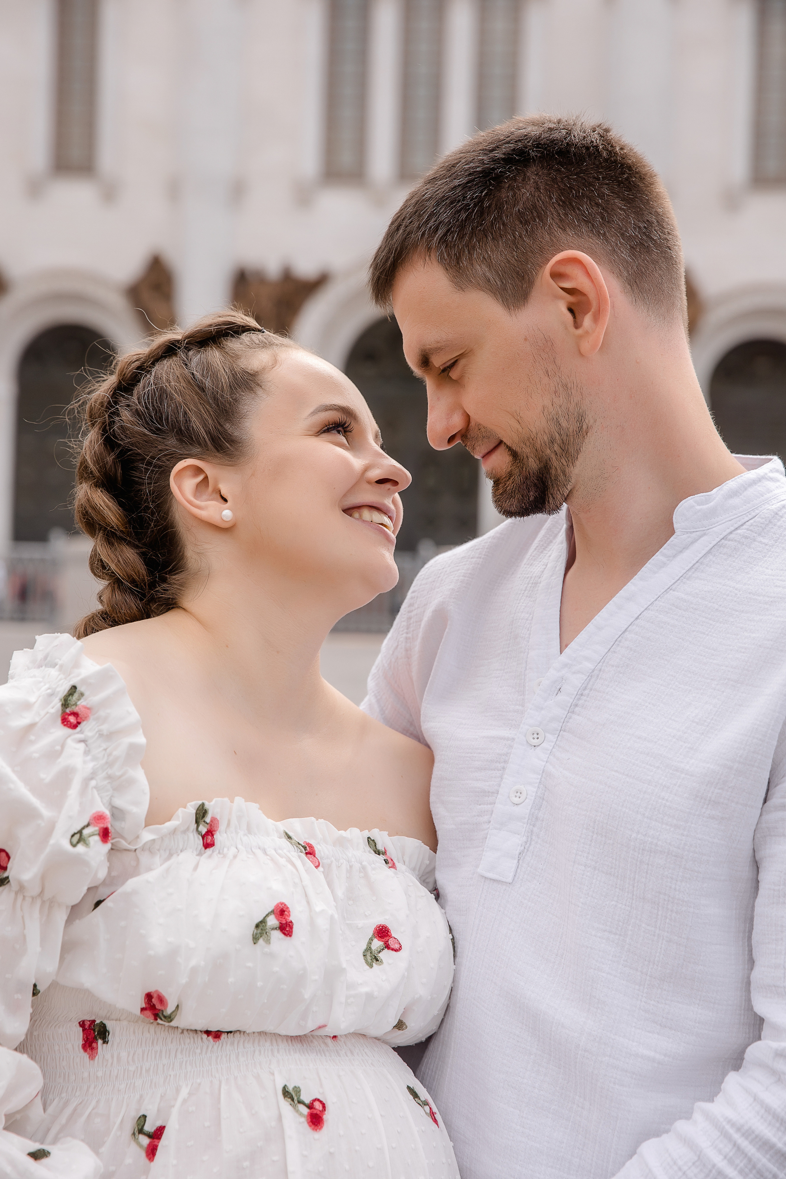Аня и Миша в ожидании третьего малыша. Беременная фотосессия в центре Москвы. Семейный и детский фотограф в Москве Вера Ускова