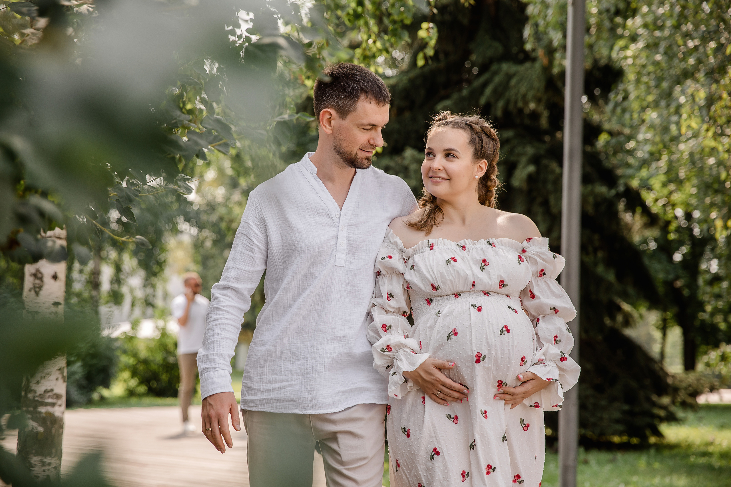 Аня и Миша в ожидании третьего малыша. Беременная фотосессия в центре Москвы. Семейный и детский фотограф в Москве Вера Ускова