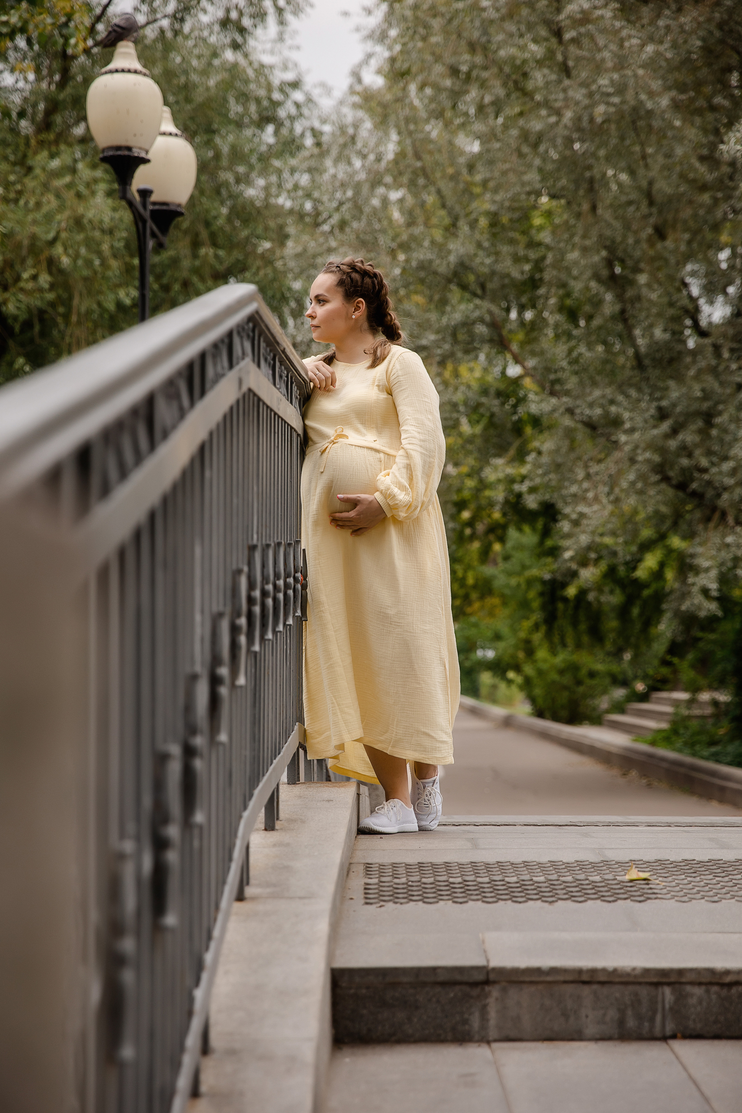 Аня и Миша в ожидании третьего малыша. Беременная фотосессия в центре Москвы. Семейный и детский фотограф в Москве Вера Ускова