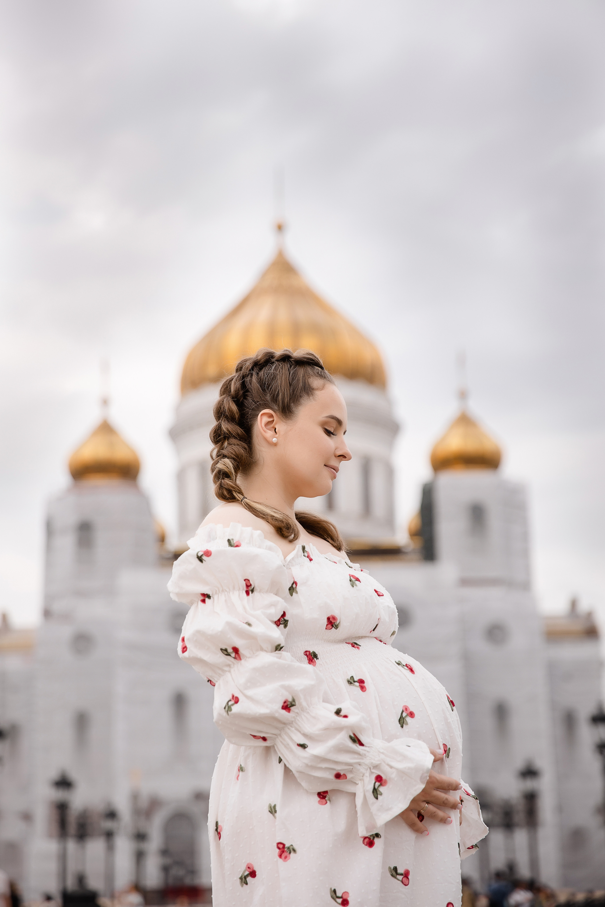 Аня и Миша в ожидании третьего малыша. Беременная фотосессия в центре Москвы. Семейный и детский фотограф в Москве Вера Ускова