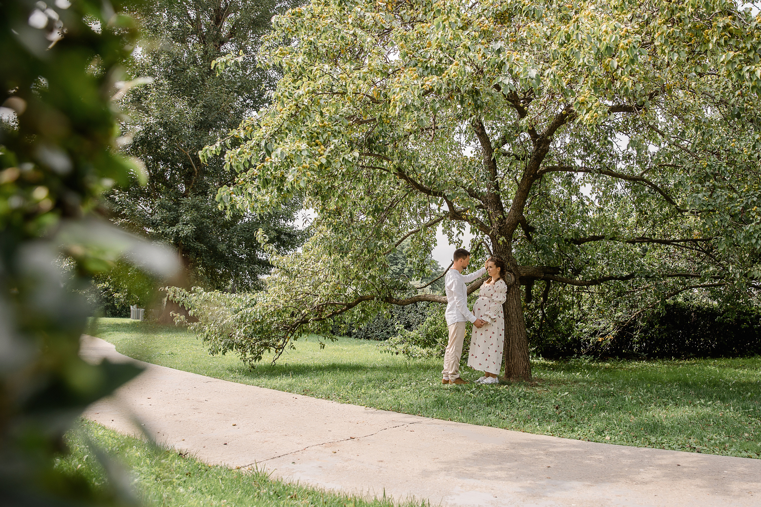 Аня и Миша в ожидании третьего малыша. Беременная фотосессия в центре Москвы. Семейный и детский фотограф в Москве Вера Ускова