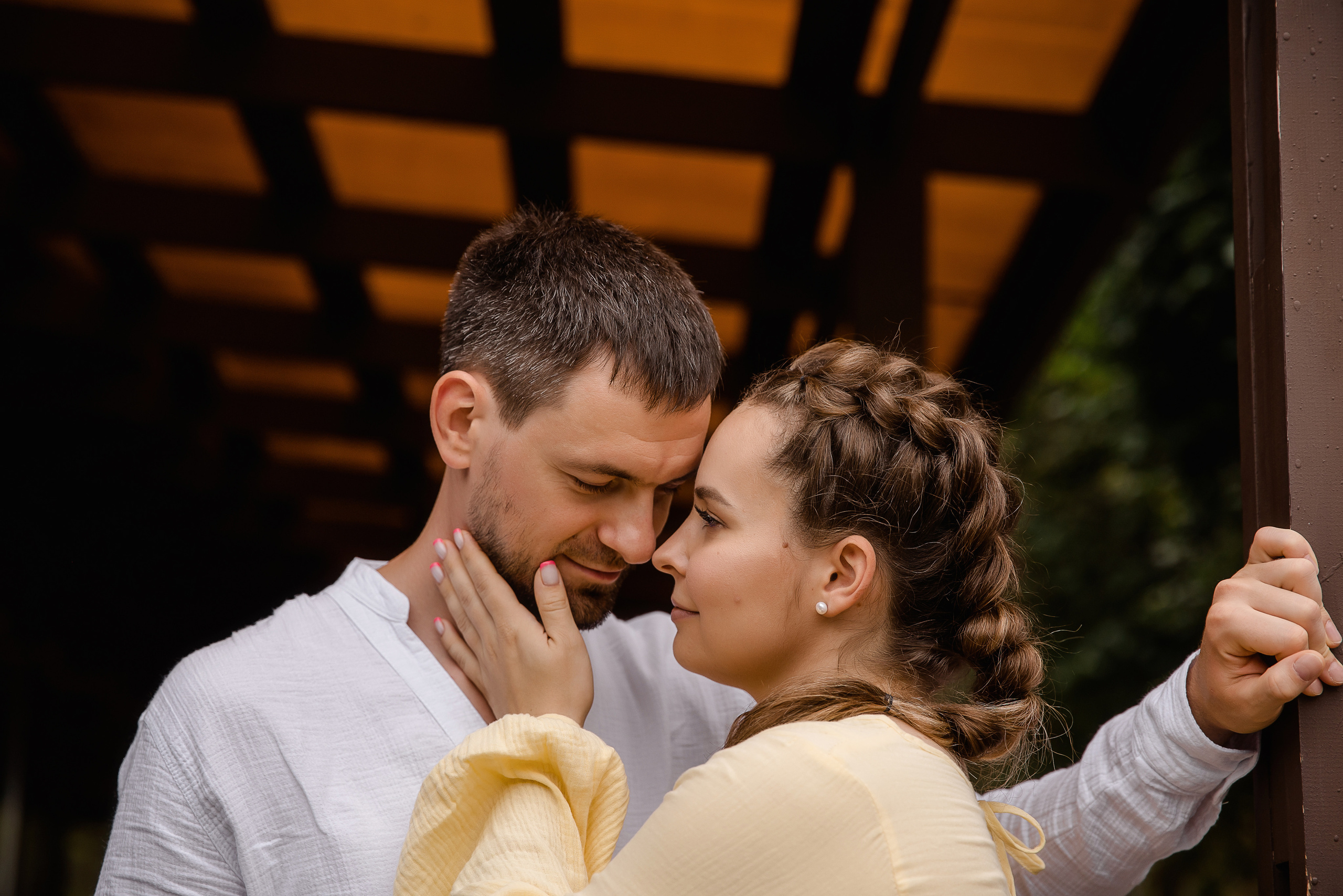 Аня и Миша в ожидании третьего малыша. Беременная фотосессия в центре Москвы. Семейный и детский фотограф в Москве Вера Ускова