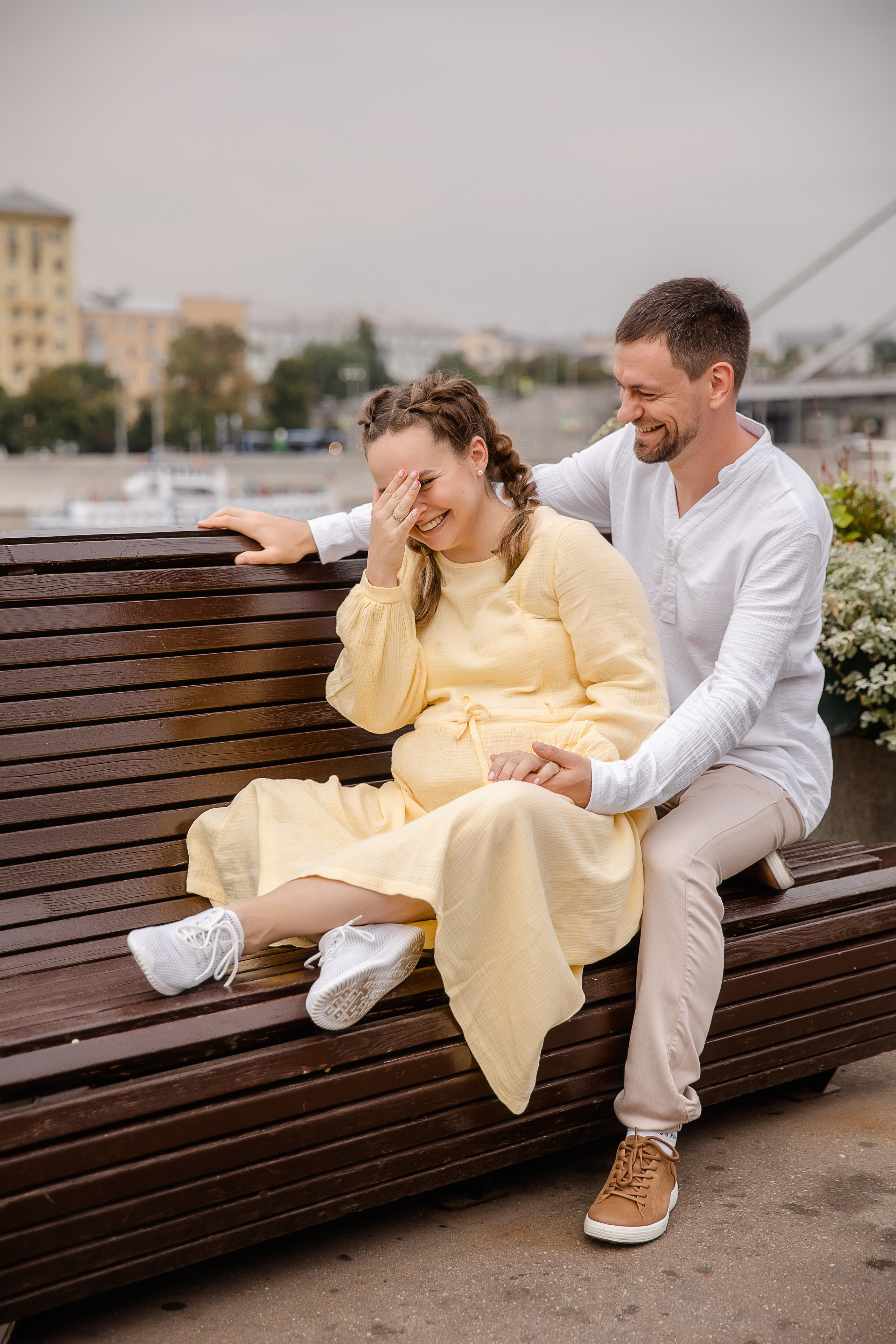 Аня и Миша в ожидании третьего малыша. Беременная фотосессия в центре Москвы. Семейный и детский фотограф в Москве Вера Ускова