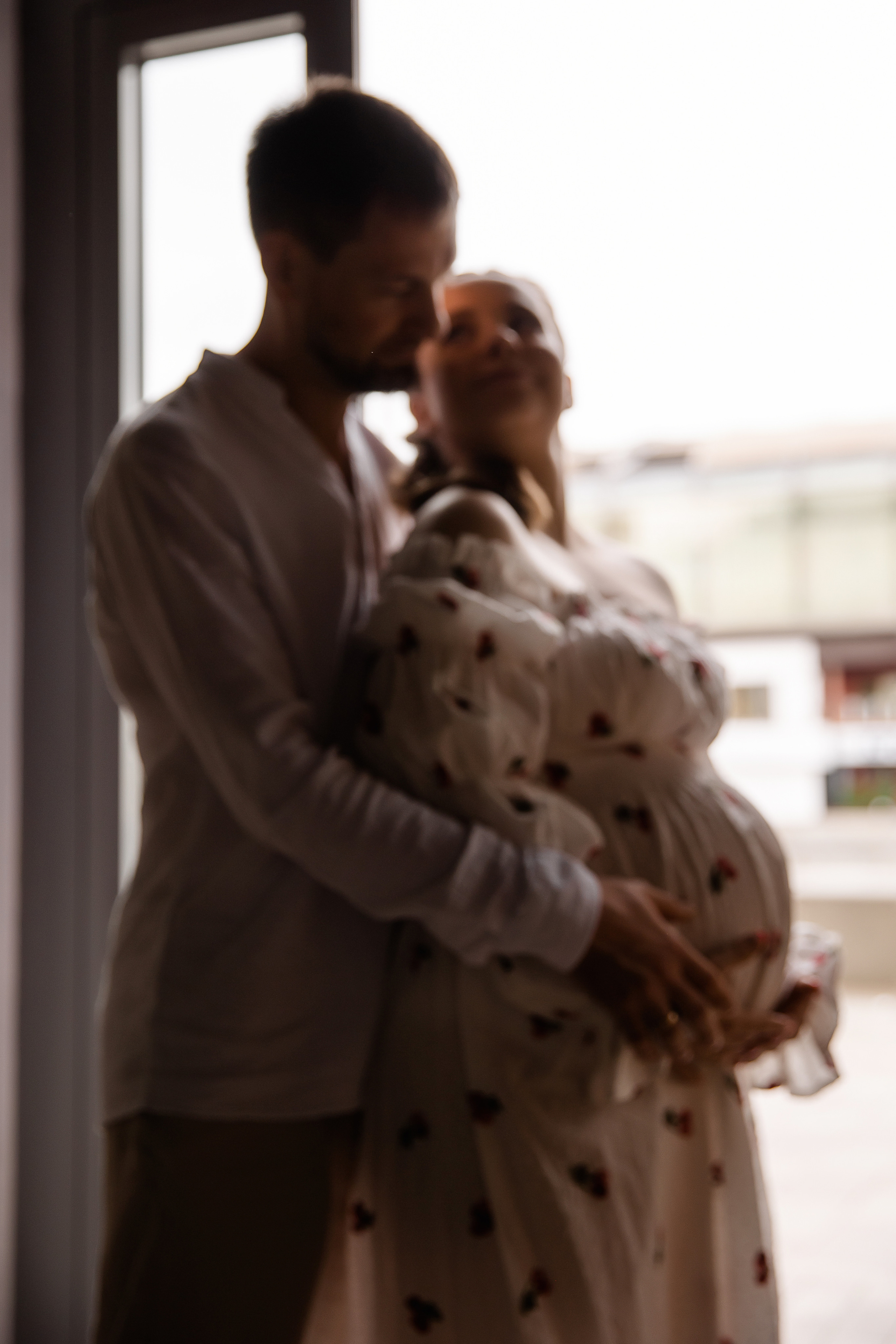 Аня и Миша в ожидании третьего малыша. Беременная фотосессия в центре Москвы. Семейный и детский фотограф в Москве Вера Ускова