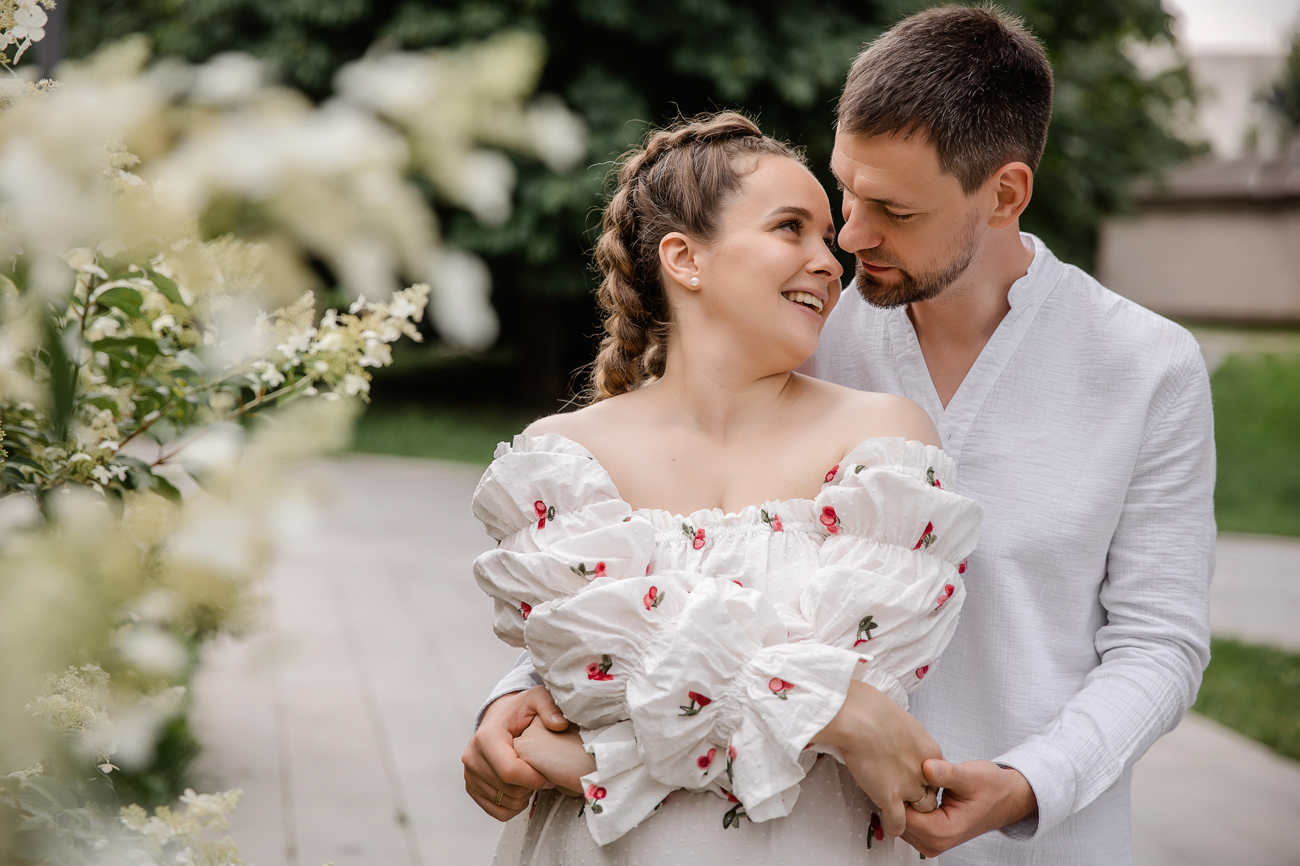 Аня и Миша в ожидании третьего малыша. Беременная фотосессия в центре Москвы. Семейный и детский фотограф в Москве Вера Ускова