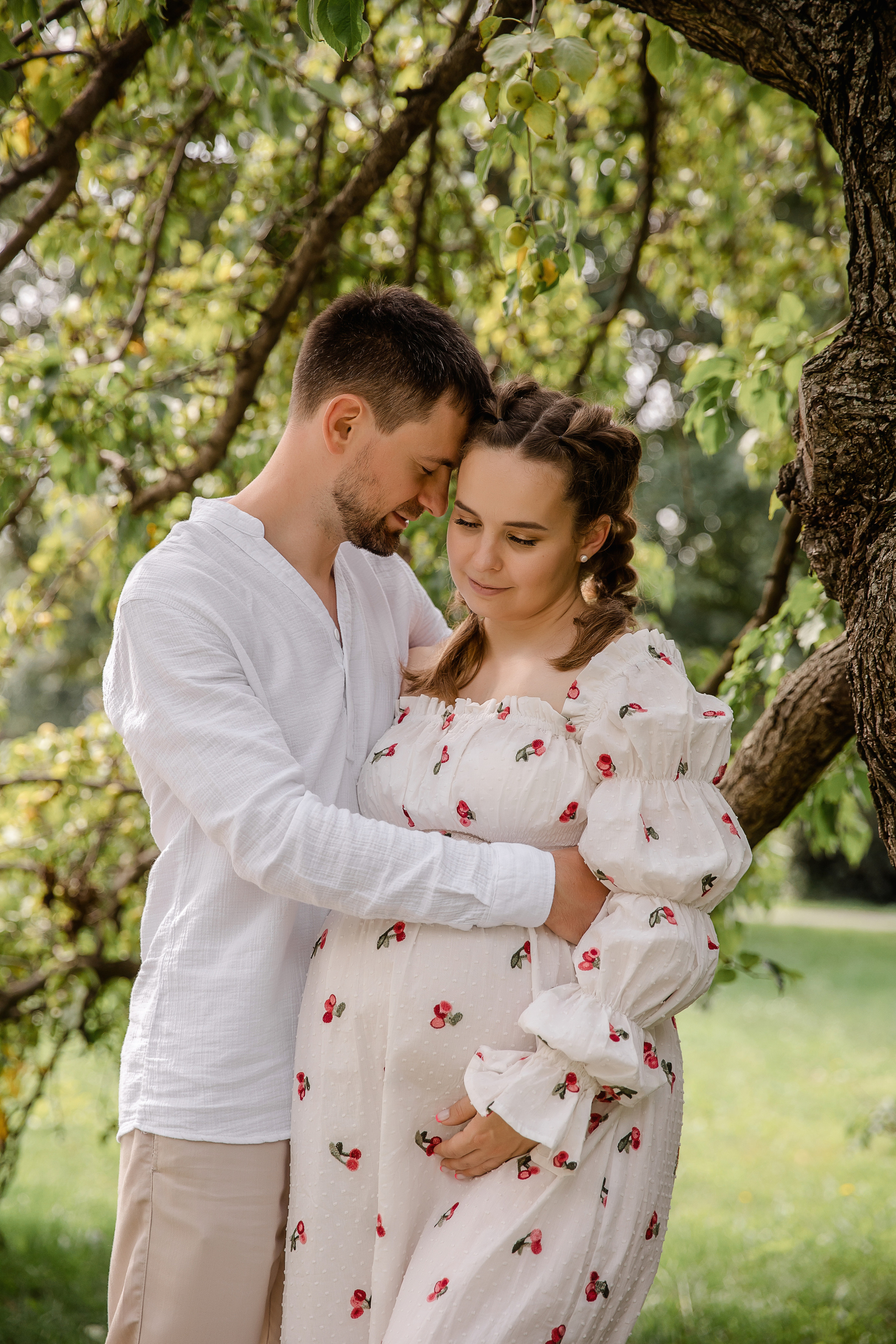 Аня и Миша в ожидании третьего малыша. Беременная фотосессия в центре Москвы. Семейный и детский фотограф в Москве Вера Ускова