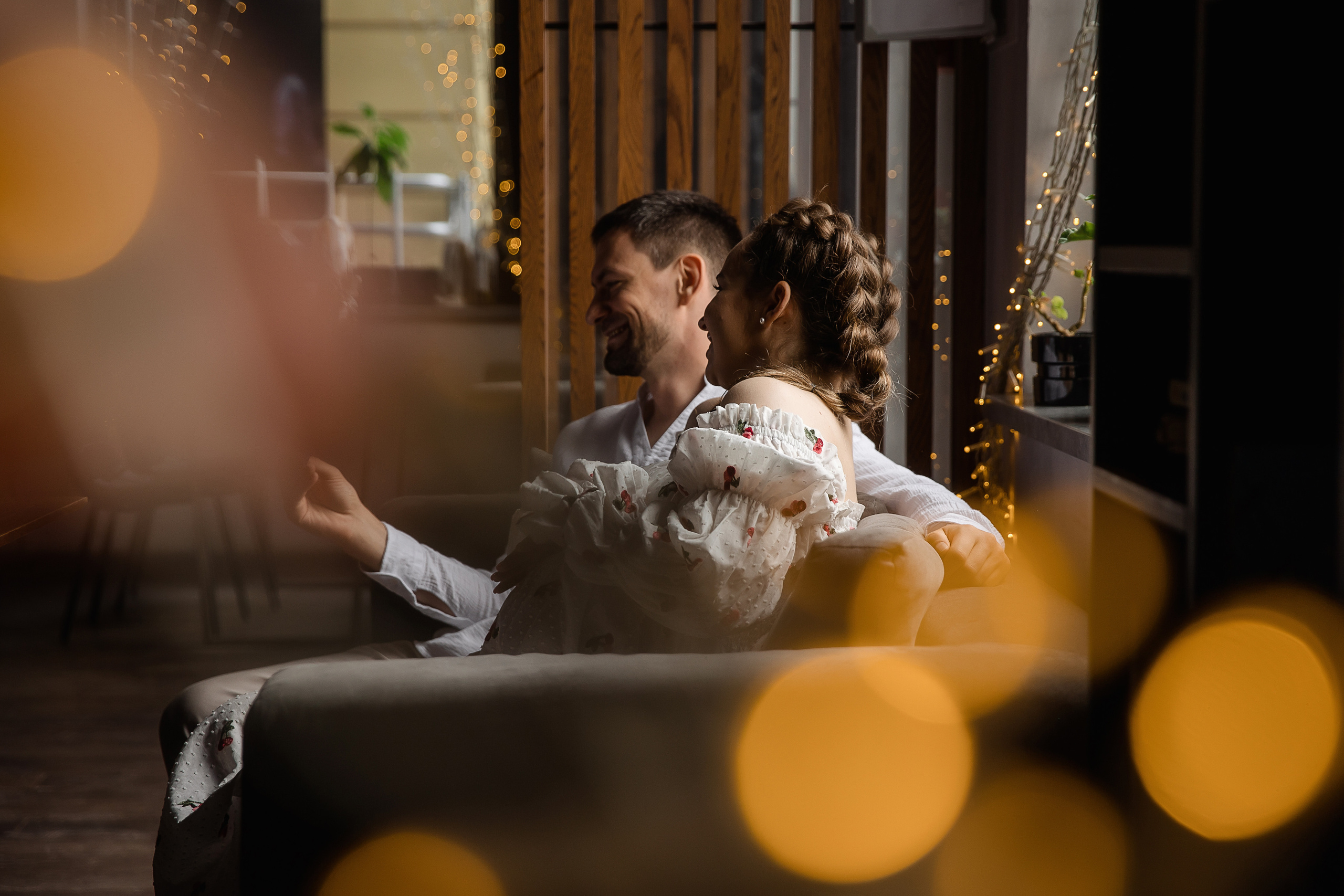 Аня и Миша в ожидании третьего малыша. Беременная фотосессия в центре Москвы. Семейный и детский фотограф в Москве Вера Ускова