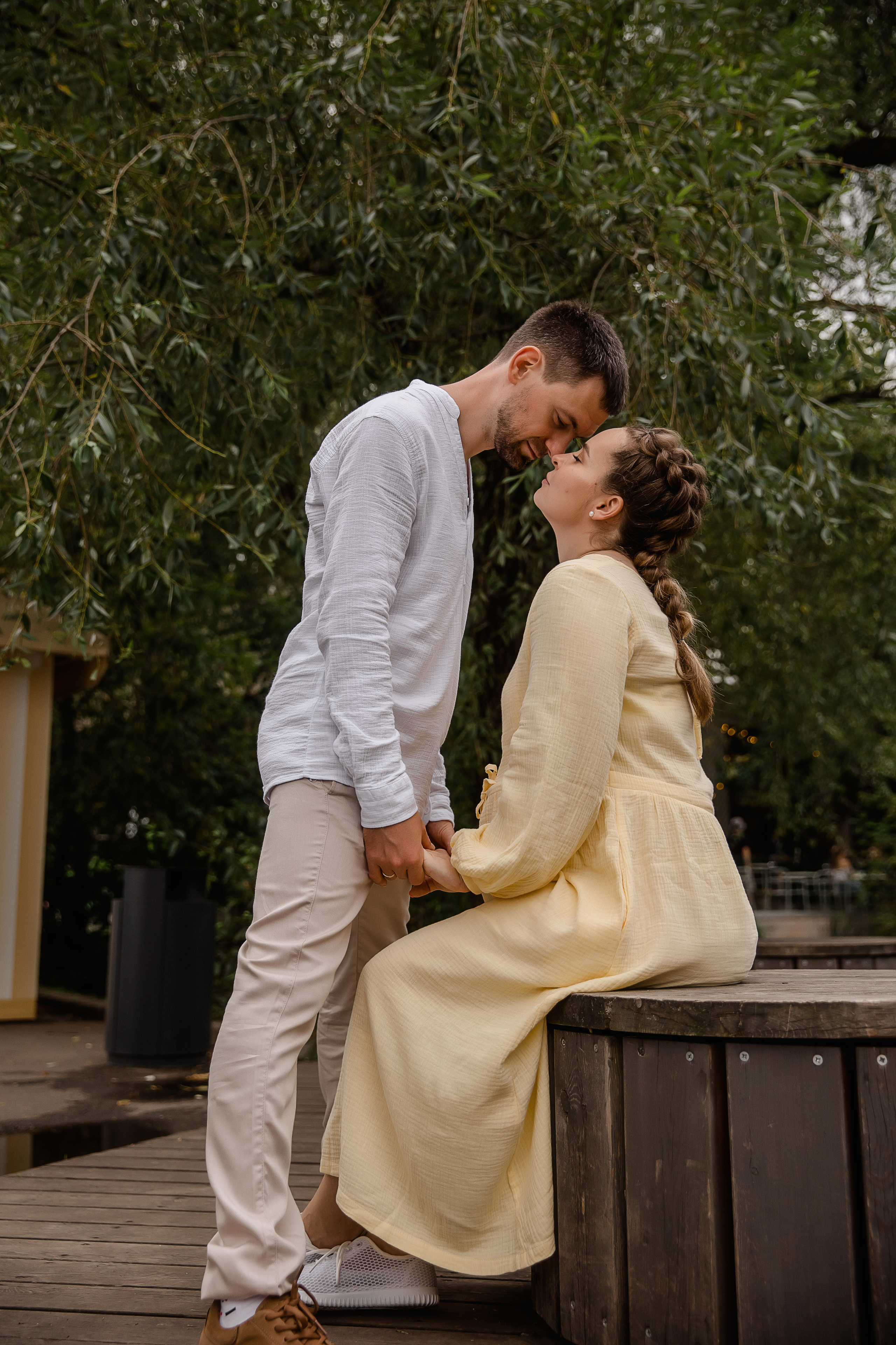 Аня и Миша в ожидании третьего малыша. Беременная фотосессия в центре Москвы. Семейный и детский фотограф в Москве Вера Ускова