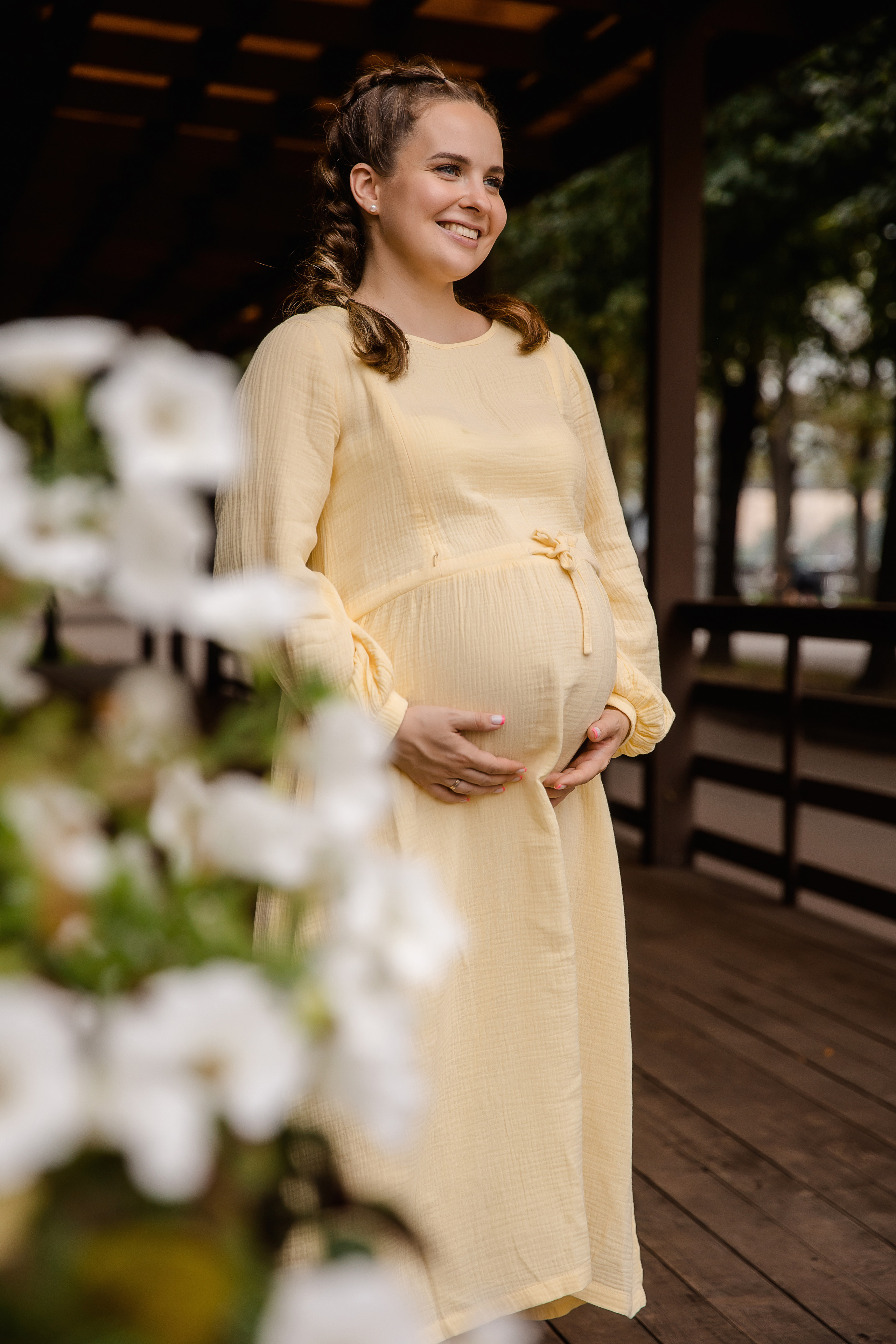 Аня и Миша в ожидании третьего малыша. Беременная фотосессия в центре Москвы. Семейный и детский фотограф в Москве Вера Ускова