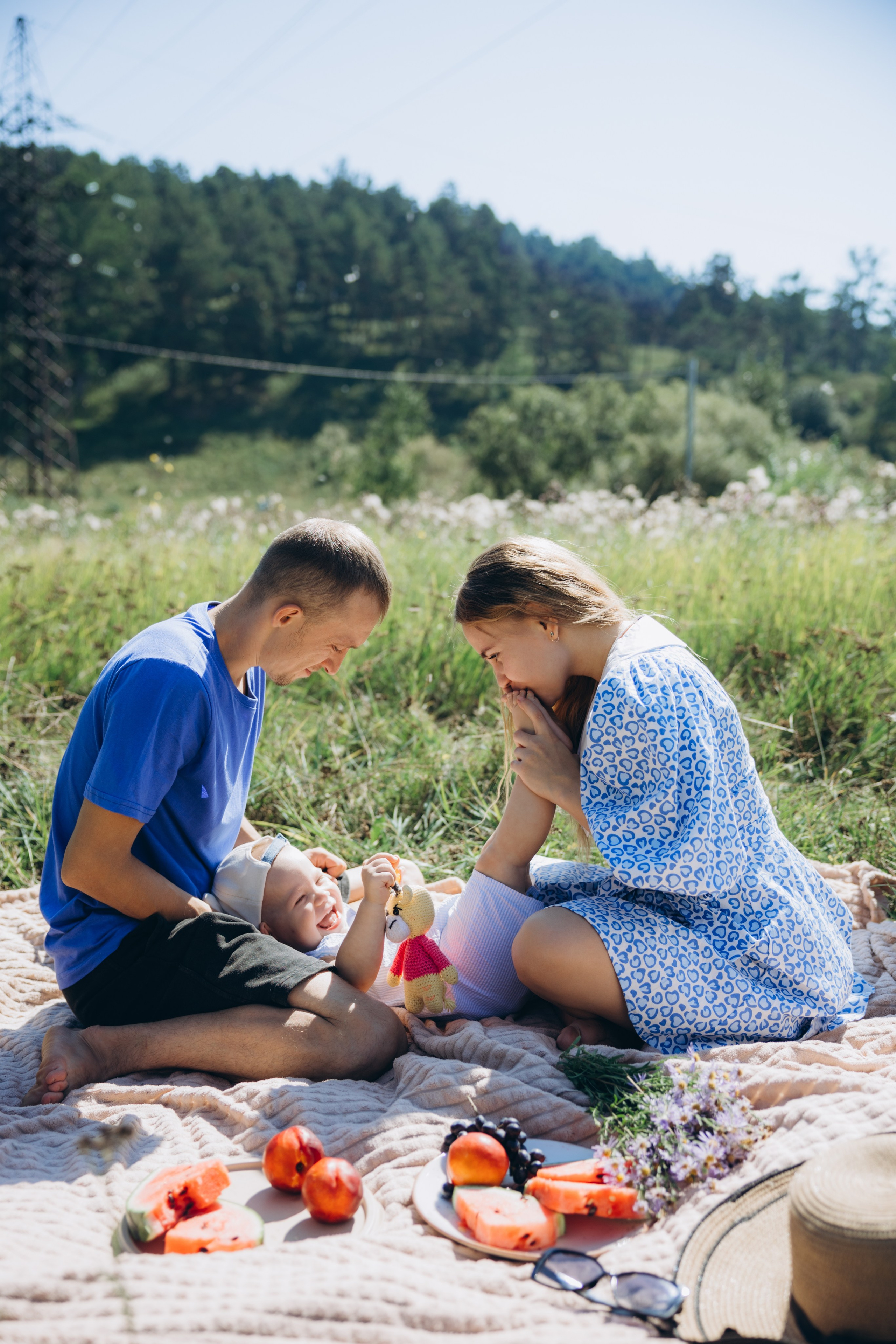 Семейная съёмка в поле. Свадебный, семейный фотограф в Иркутске Светлана Макаричева
